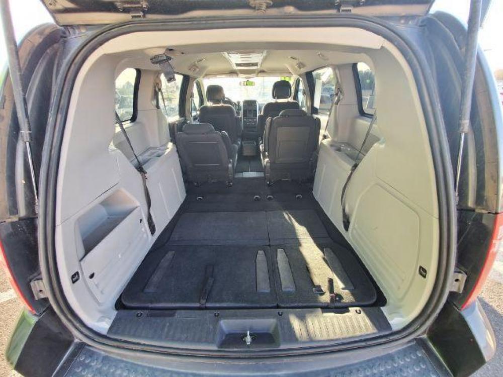 2010 CHARCOAL /Medium Slate Gray/Light Shale Cloth Interior DODGE GRAND CARAVAN SXT (2D4RN5D15AR) , 6-Speed Automatic transmission, located at 1865 East Red Hills Pkwy, St. George, 84770, (435) 628-0023, 37.120850, -113.543640 - Photo #12