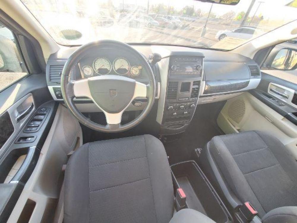 2010 CHARCOAL /Medium Slate Gray/Light Shale Cloth Interior DODGE GRAND CARAVAN SXT (2D4RN5D15AR) , 6-Speed Automatic transmission, located at 1865 East Red Hills Pkwy, St. George, 84770, (435) 628-0023, 37.120850, -113.543640 - Photo #17