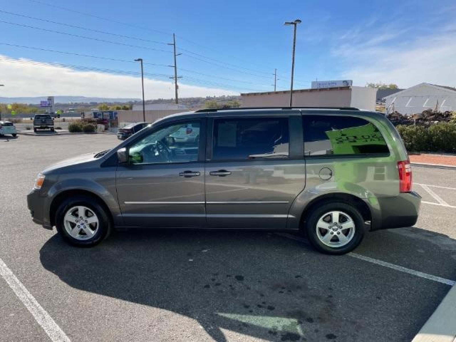 2010 CHARCOAL /Medium Slate Gray/Li DODGE GRAND CARAVAN SXT (2D4RN5D15AR) , 6-Speed Automatic transmission, located at 1865 East Red Hills Pkwy, St. George, 84770, (435) 628-0023, 37.120850, -113.543640 - We specialize in helping ALL people get the best financing available. No matter your credit score, good, bad or none we can get you an amazing rate. Had a bankruptcy, divorce, or repossessions? We give you the green light to get your credit back on the road. Low down and affordable payments that fit - Photo #6