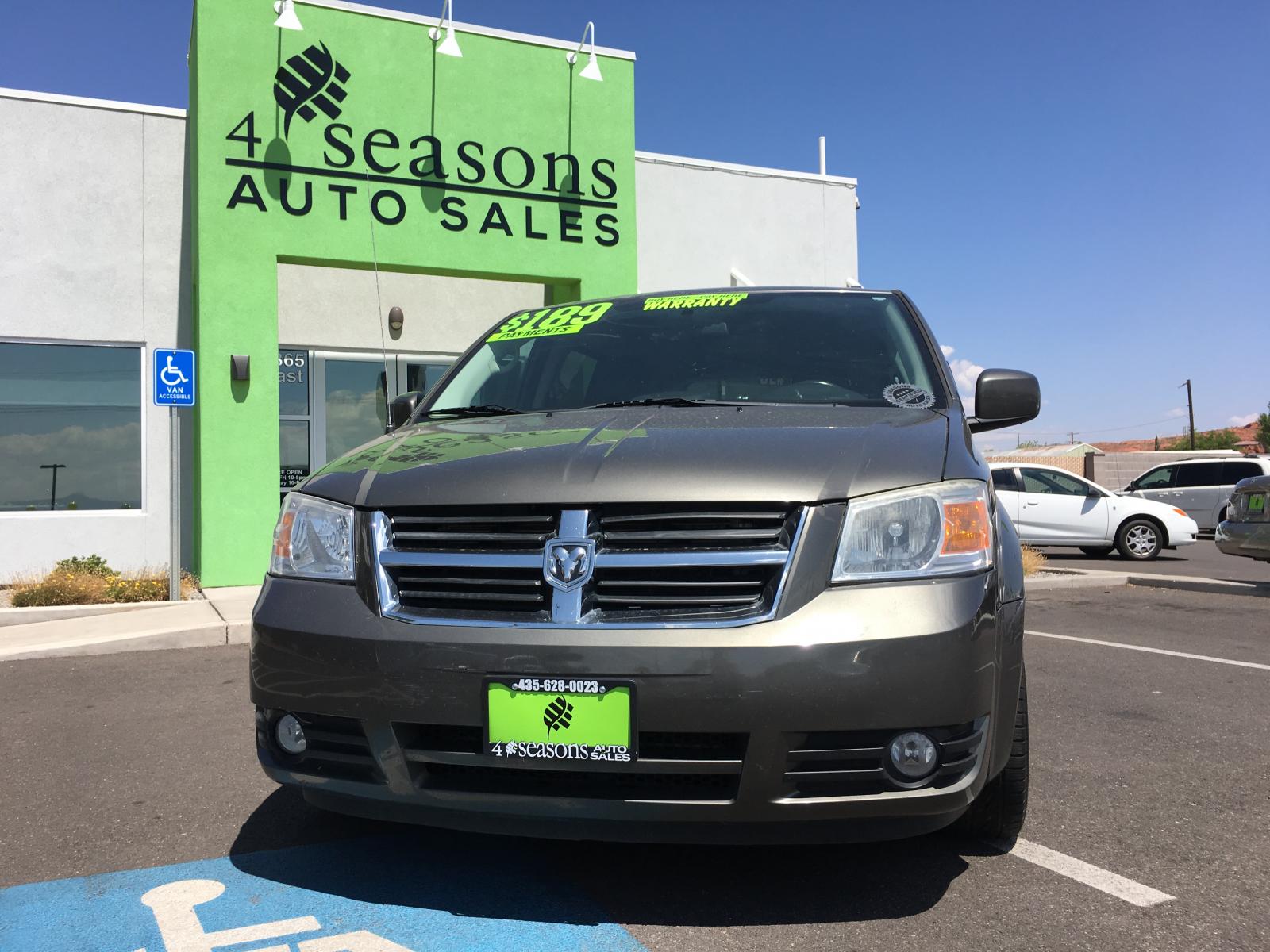 2010 CHARCOAL /Medium Slate Gray/Li DODGE GRAND CARAVAN SXT (2D4RN5D15AR) , 6-Speed Automatic transmission, located at 1865 East Red Hills Pkwy, St. George, 84770, (435) 628-0023, 37.120850, -113.543640 - We specialize in helping ALL people get the best financing available. No matter your credit score, good, bad or none we can get you an amazing rate. Had a bankruptcy, divorce, or repossessions? We give you the green light to get your credit back on the road. Low down and affordable payments that fit - Photo #0