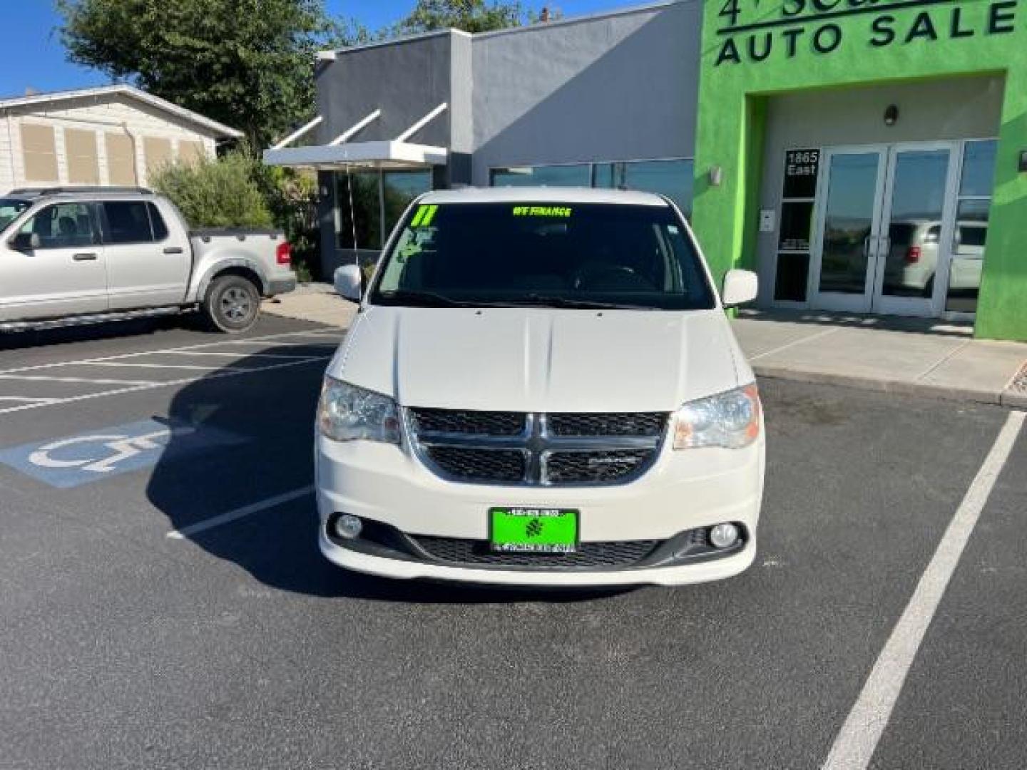 2011 Stone White /Black/Light Graystone Cloth Interior Dodge Grand Caravan Crew (2D4RN5DG0BR) with an 3.6L V6 DOHC 24V engine, 6-Speed Automatic transmission, located at 1865 East Red Hills Pkwy, St. George, 84770, (435) 628-0023, 37.120850, -113.543640 - We specialize in helping ALL people get the best financing available. No matter your credit score, good, bad or none we can get you an amazing rate. Had a bankruptcy, divorce, or repossessions? We give you the green light to get your credit back on the road. Low down and affordable payments that fit - Photo#1