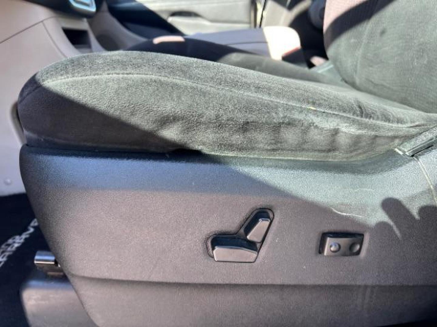 2011 Stone White /Black/Light Graystone Cloth Interior Dodge Grand Caravan Crew (2D4RN5DG0BR) with an 3.6L V6 DOHC 24V engine, 6-Speed Automatic transmission, located at 1865 East Red Hills Pkwy, St. George, 84770, (435) 628-0023, 37.120850, -113.543640 - We specialize in helping ALL people get the best financing available. No matter your credit score, good, bad or none we can get you an amazing rate. Had a bankruptcy, divorce, or repossessions? We give you the green light to get your credit back on the road. Low down and affordable payments that fit - Photo#13