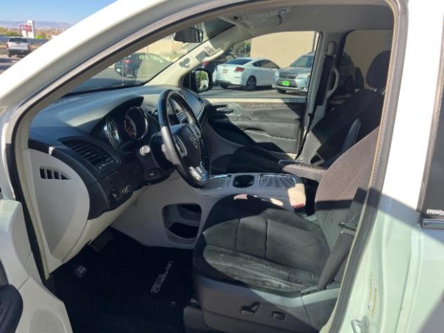 2011 Stone White /Black/Light Graystone Cloth Interior Dodge Grand Caravan Crew (2D4RN5DG0BR) with an 3.6L V6 DOHC 24V engine, 6-Speed Automatic transmission, located at 1865 East Red Hills Pkwy, St. George, 84770, (435) 628-0023, 37.120850, -113.543640 - We specialize in helping ALL people get the best financing available. No matter your credit score, good, bad or none we can get you an amazing rate. Had a bankruptcy, divorce, or repossessions? We give you the green light to get your credit back on the road. Low down and affordable payments that fit - Photo#14