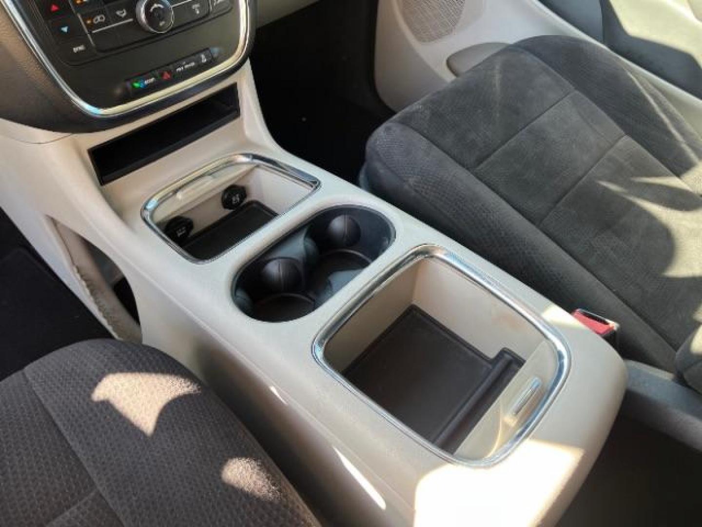 2011 Stone White /Black/Light Graystone Cloth Interior Dodge Grand Caravan Crew (2D4RN5DG0BR) with an 3.6L V6 DOHC 24V engine, 6-Speed Automatic transmission, located at 1865 East Red Hills Pkwy, St. George, 84770, (435) 628-0023, 37.120850, -113.543640 - We specialize in helping ALL people get the best financing available. No matter your credit score, good, bad or none we can get you an amazing rate. Had a bankruptcy, divorce, or repossessions? We give you the green light to get your credit back on the road. Low down and affordable payments that fit - Photo#18