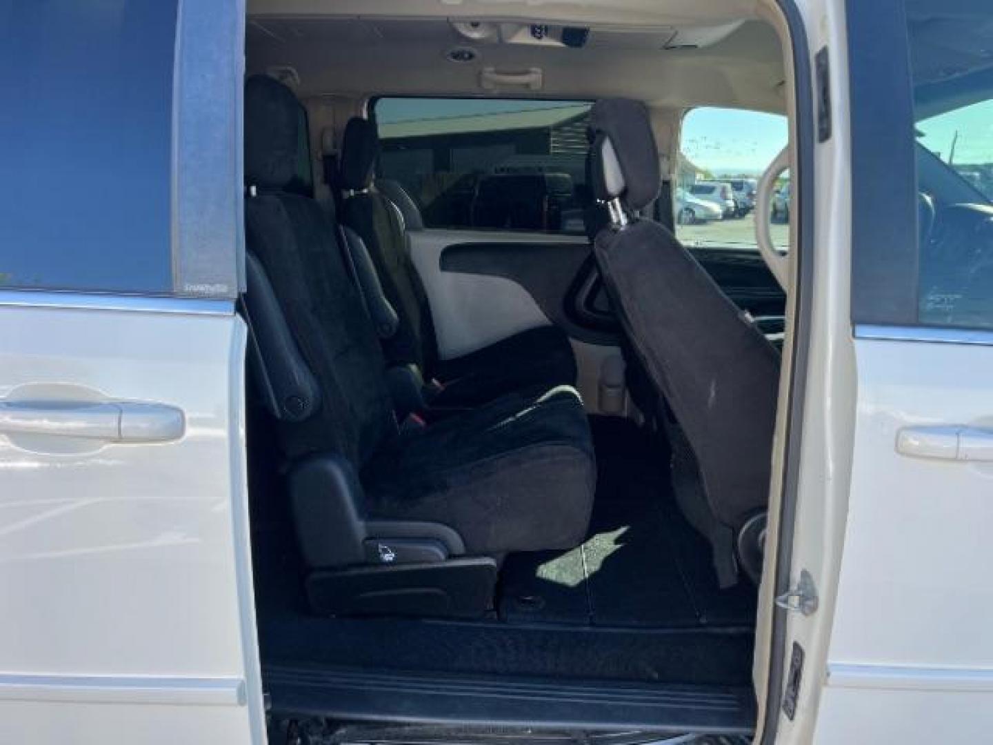 2011 Stone White /Black/Light Graystone Cloth Interior Dodge Grand Caravan Crew (2D4RN5DG0BR) with an 3.6L V6 DOHC 24V engine, 6-Speed Automatic transmission, located at 1865 East Red Hills Pkwy, St. George, 84770, (435) 628-0023, 37.120850, -113.543640 - We specialize in helping ALL people get the best financing available. No matter your credit score, good, bad or none we can get you an amazing rate. Had a bankruptcy, divorce, or repossessions? We give you the green light to get your credit back on the road. Low down and affordable payments that fit - Photo#26
