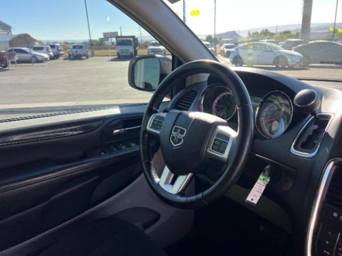 2011 Stone White /Black/Light Graystone Cloth Interior Dodge Grand Caravan Crew (2D4RN5DG0BR) with an 3.6L V6 DOHC 24V engine, 6-Speed Automatic transmission, located at 1865 East Red Hills Pkwy, St. George, 84770, (435) 628-0023, 37.120850, -113.543640 - We specialize in helping ALL people get the best financing available. No matter your credit score, good, bad or none we can get you an amazing rate. Had a bankruptcy, divorce, or repossessions? We give you the green light to get your credit back on the road. Low down and affordable payments that fit - Photo#30
