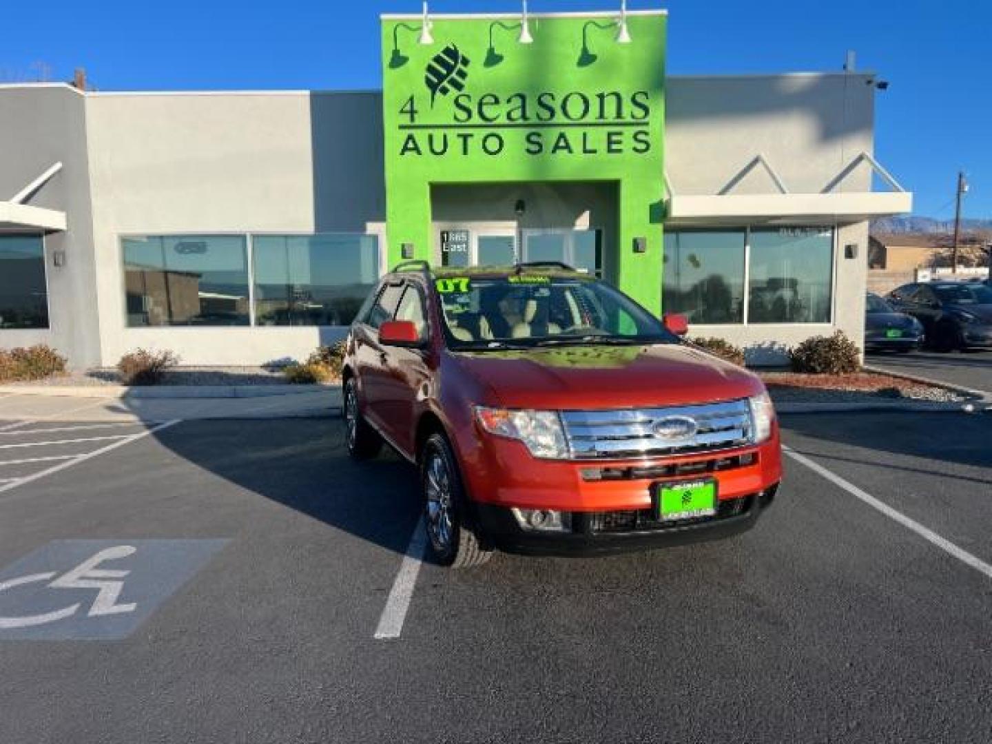 2007 Blazing Copper Metallic /Camel Leather Interior Ford Edge SEL FWD (2FMDK38C27B) with an 3.5L V6 DOHC 24V engine, 6-Speed Automatic transmission, located at 1865 East Red Hills Pkwy, St. George, 84770, (435) 628-0023, 37.120850, -113.543640 - We specialize in helping ALL people get the best financing available. No matter your credit score, good, bad or none we can get you an amazing rate. Had a bankruptcy, divorce, or repossessions? We give you the green light to get your credit back on the road. Low down and affordable payments that fit - Photo#0