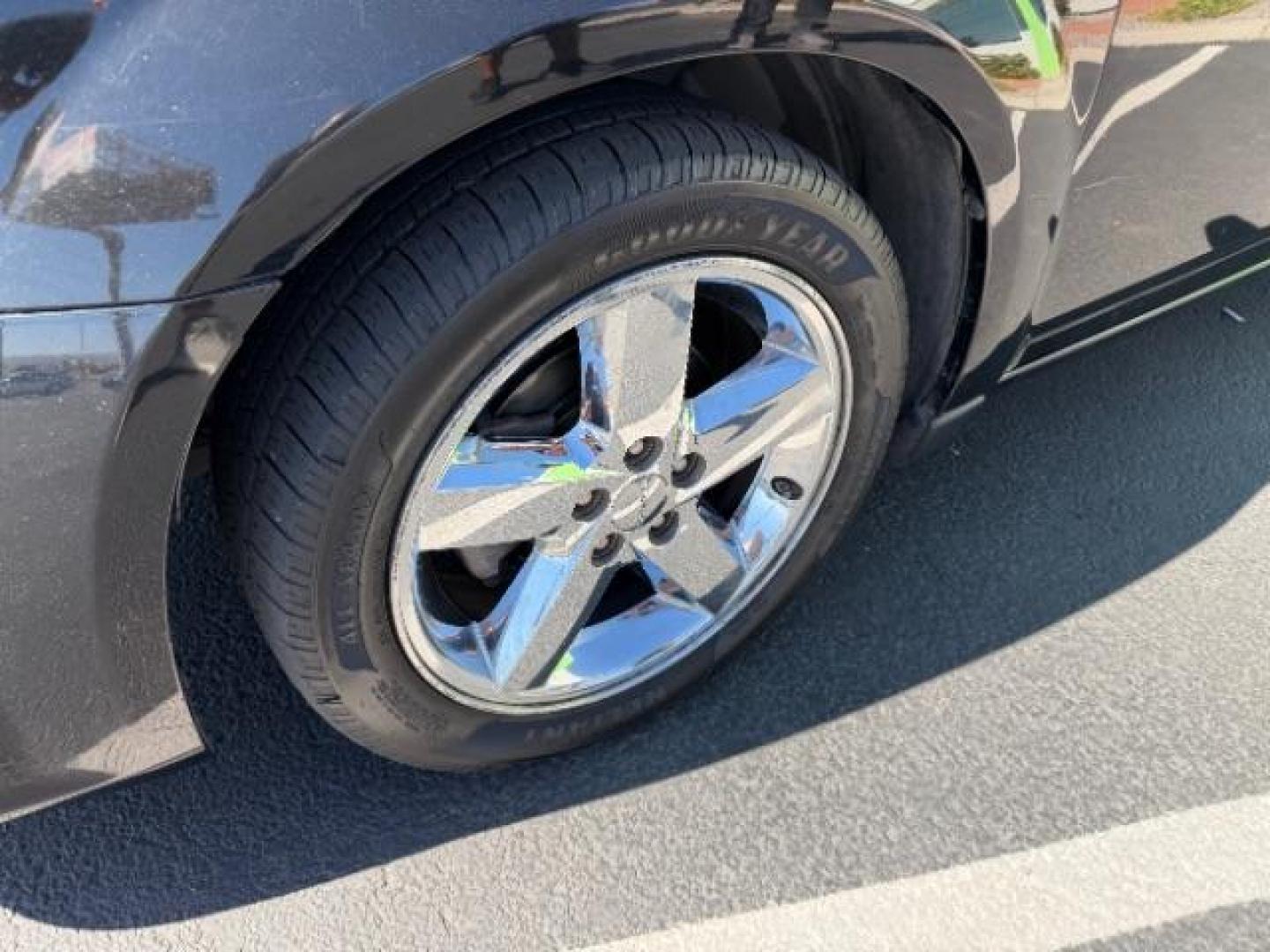 2013 Black /Black Cloth Interior Dodge Avenger SXT (1C3CDZCG1DN) with an 3.6L V6 DOHC 24V FFV engine, 6-Speed Automatic transmission, located at 1865 East Red Hills Pkwy, St. George, 84770, (435) 628-0023, 37.120850, -113.543640 - We specialize in helping ALL people get the best financing available. No matter your credit score, good, bad or none we can get you an amazing rate. Had a bankruptcy, divorce, or repossessions? We give you the green light to get your credit back on the road. Low down and affordable payments that fit - Photo#9