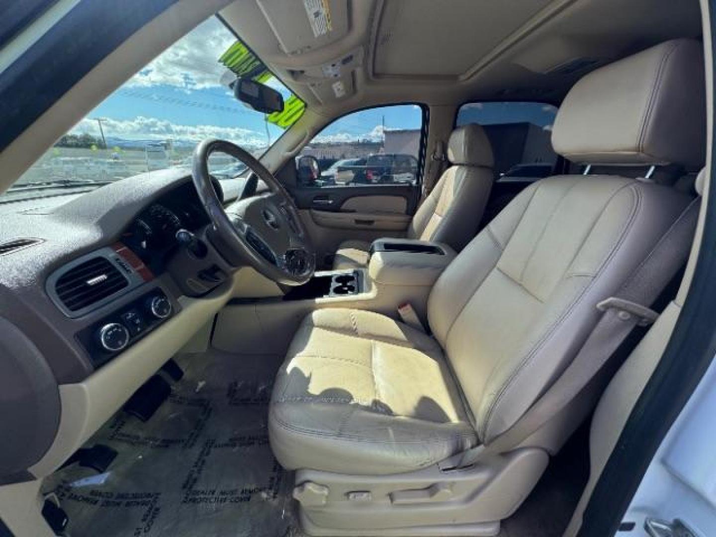 2008 White Diamond Tricoat /Ebony Cloth Interior GMC Yukon SLE-1 4WD (1GKFK13018J) with an 5.3L V8 OHV 16V FFV engine, 6-Speed Automatic transmission, located at 1865 East Red Hills Pkwy, St. George, 84770, (435) 628-0023, 37.120850, -113.543640 - Photo#8