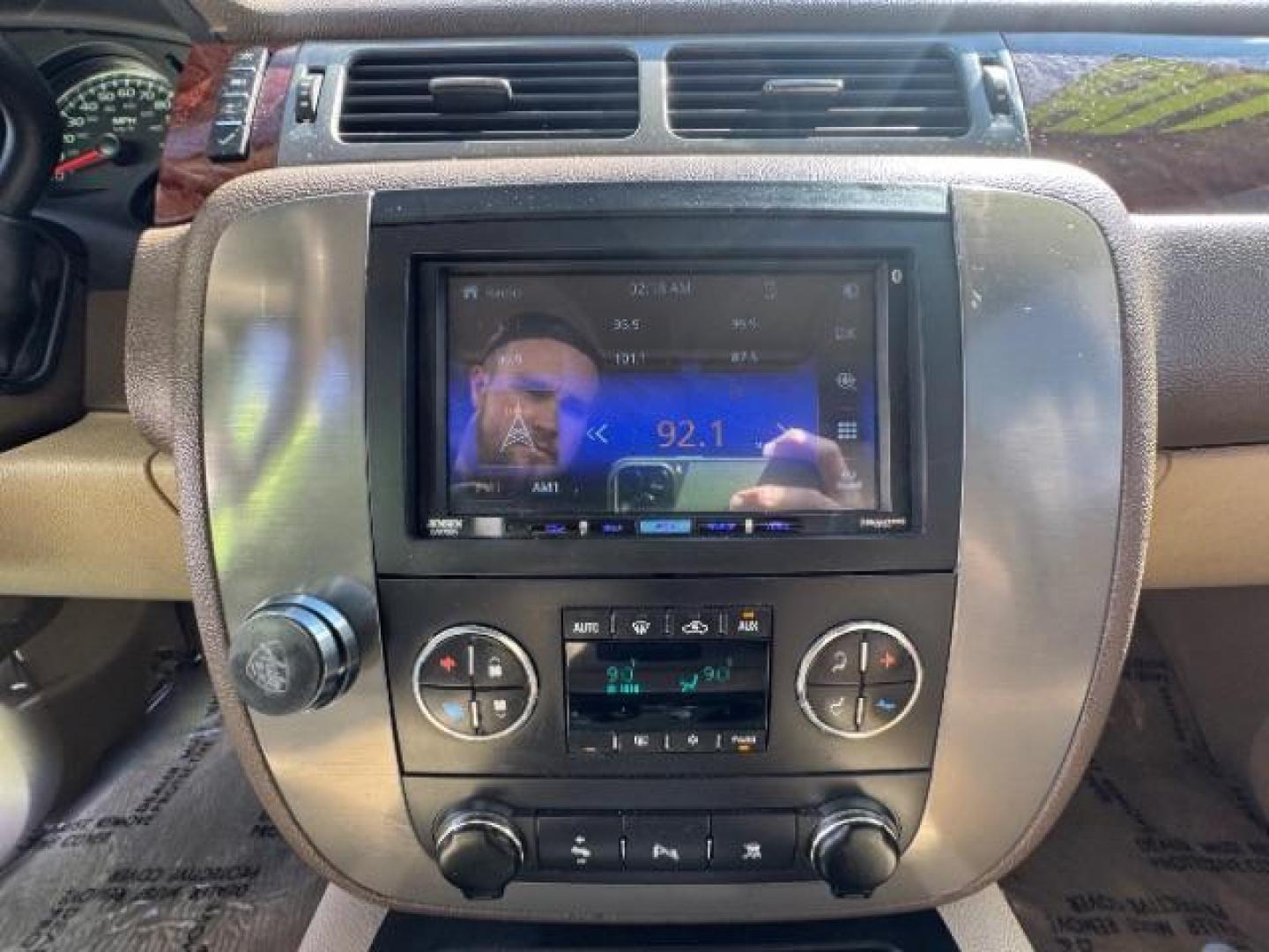 2008 White Diamond Tricoat /Ebony Cloth Interior GMC Yukon SLE-1 4WD (1GKFK13018J) with an 5.3L V8 OHV 16V FFV engine, 6-Speed Automatic transmission, located at 1865 East Red Hills Pkwy, St. George, 84770, (435) 628-0023, 37.120850, -113.543640 - Photo#13