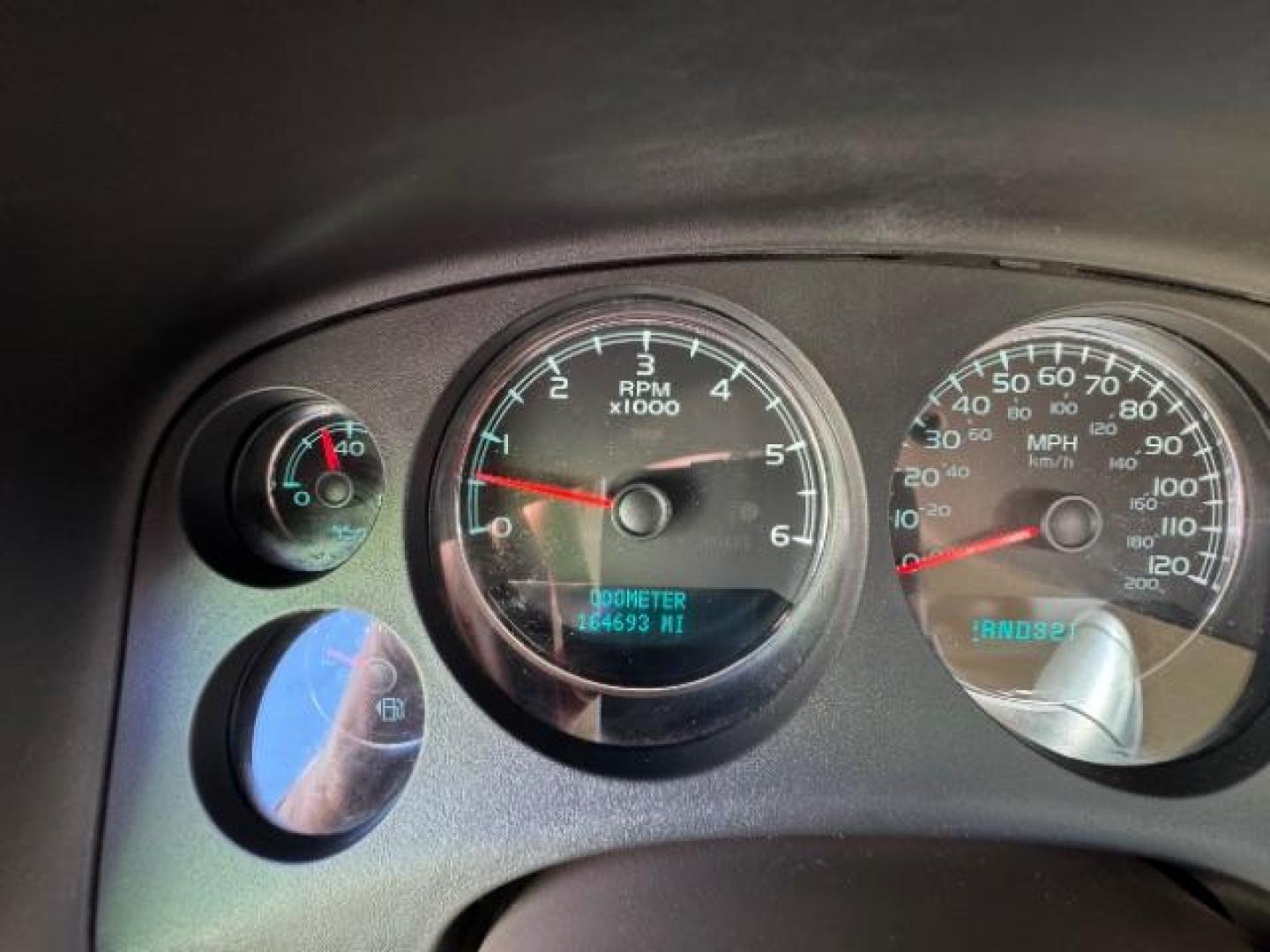 2008 White Diamond Tricoat /Ebony Cloth Interior GMC Yukon SLE-1 4WD (1GKFK13018J) with an 5.3L V8 OHV 16V FFV engine, 6-Speed Automatic transmission, located at 1865 East Red Hills Pkwy, St. George, 84770, (435) 628-0023, 37.120850, -113.543640 - Photo#15