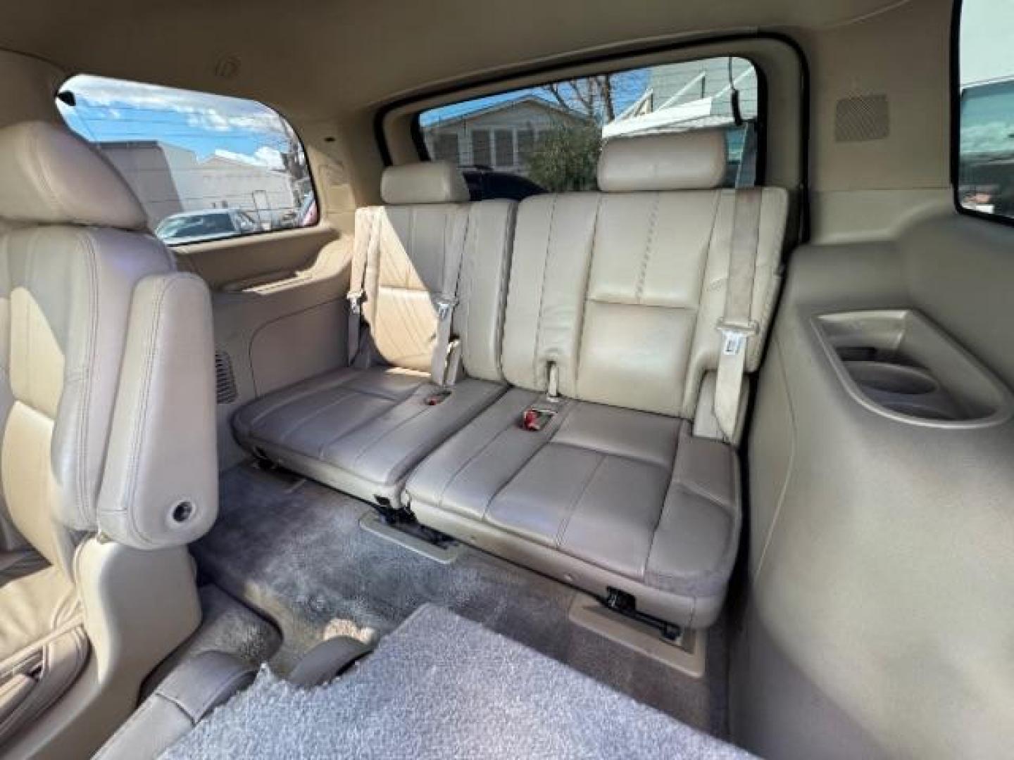 2008 White Diamond Tricoat /Ebony Cloth Interior GMC Yukon SLE-1 4WD (1GKFK13018J) with an 5.3L V8 OHV 16V FFV engine, 6-Speed Automatic transmission, located at 1865 East Red Hills Pkwy, St. George, 84770, (435) 628-0023, 37.120850, -113.543640 - Photo#18