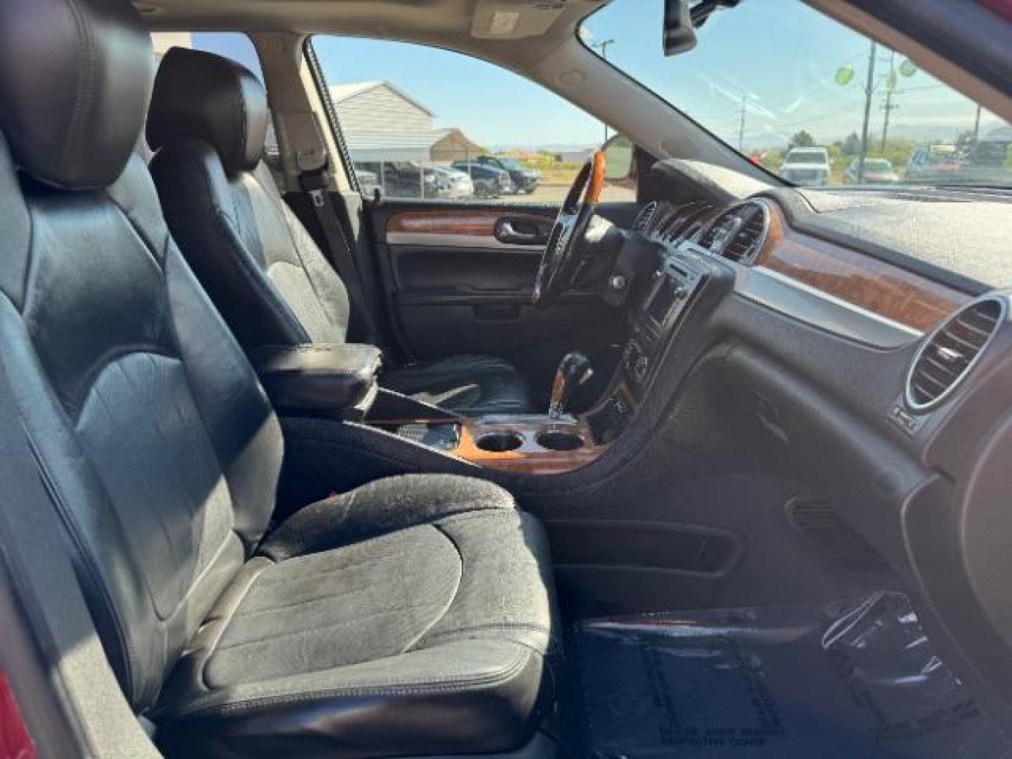 2011 Red Jewel Tintcoat /Ebony Leather Interi Buick Enclave CXL-2 FWD (5GAKRCED3BJ) with an 3.6L V6 DOHC 24V engine, 6-Speed Automatic Ov transmission, located at 940 North Main Street, Cedar City, UT, 84720, (435) 628-0023, 37.692936, -113.061897 - Photo#34