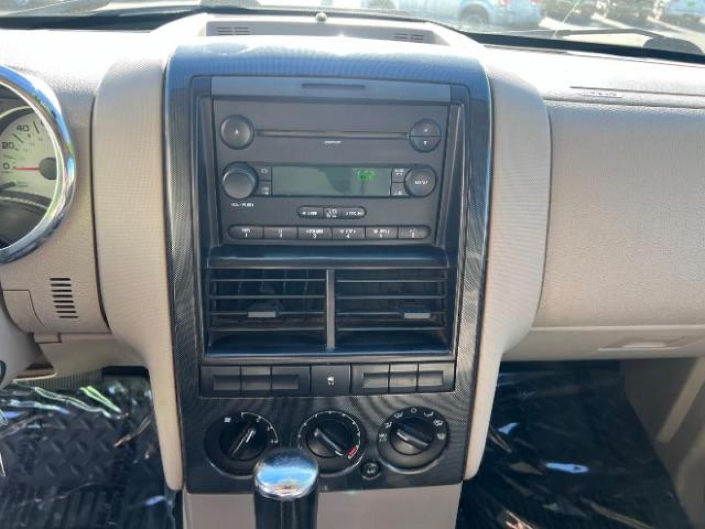2007 Silver Birch Metalli /Camel Cloth Interior Ford Explorer Sport Trac XLT 4.0L 2WD (1FMEU31KX7U) with an 4.0L V6 SOHC 12V FFV engine, 5-Speed Automatic transmission, located at 1865 East Red Hills Pkwy, St. George, 84770, (435) 628-0023, 37.120850, -113.543640 - We specialize in helping ALL people get the best financing available. No matter your credit score, good, bad or none we can get you an amazing rate. Had a bankruptcy, divorce, or repossessions? We give you the green light to get your credit back on the road. Low down and affordable payments that fit - Photo#18