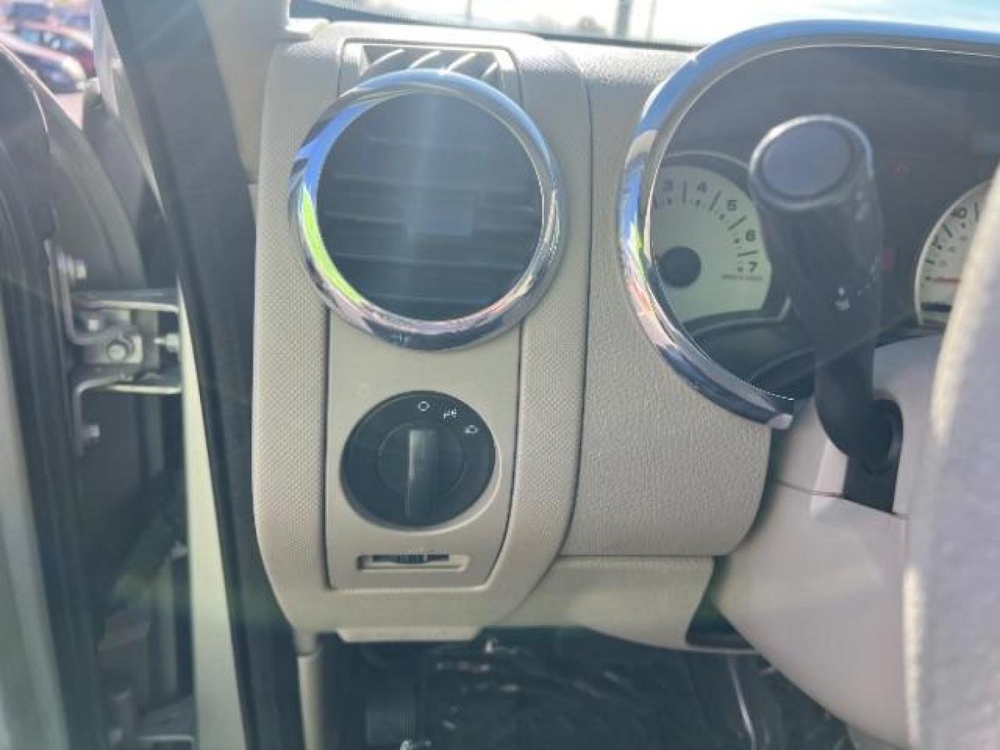 2007 Silver Birch Metalli /Camel Cloth Interior Ford Explorer Sport Trac XLT 4.0L 2WD (1FMEU31KX7U) with an 4.0L V6 SOHC 12V FFV engine, 5-Speed Automatic transmission, located at 1865 East Red Hills Pkwy, St. George, 84770, (435) 628-0023, 37.120850, -113.543640 - Photo#15