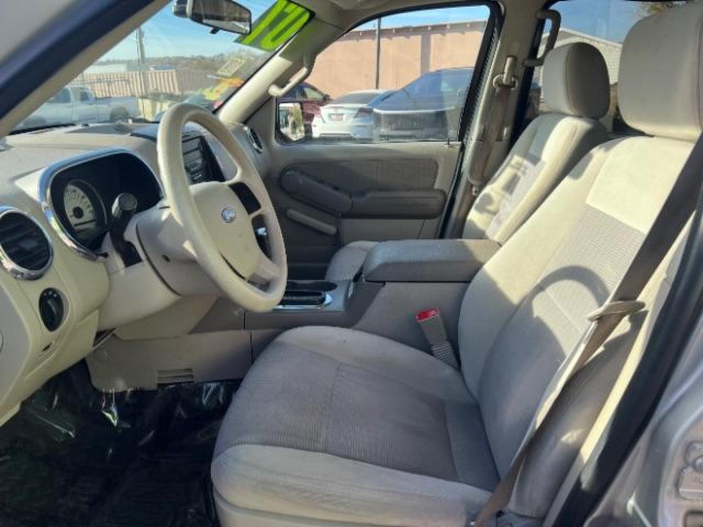 2007 Silver Birch Metalli /Camel Cloth Interior Ford Explorer Sport Trac XLT 4.0L 2WD (1FMEU31KX7U) with an 4.0L V6 SOHC 12V FFV engine, 5-Speed Automatic transmission, located at 1865 East Red Hills Pkwy, St. George, 84770, (435) 628-0023, 37.120850, -113.543640 - Photo#16