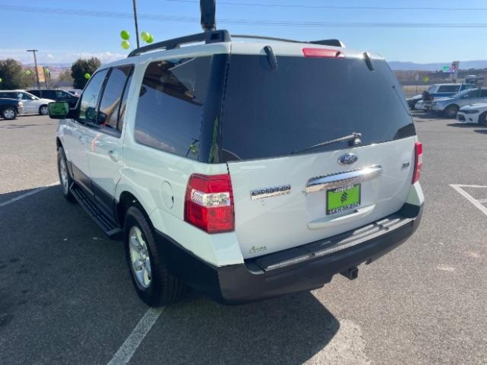 2013 White Ford Expedition XL 4WD (1FMJU1G54DE) with an 5.4L V8 SOHC 16V FFV engine, 6-Speed Automatic transmission, located at 1865 East Red Hills Pkwy, St. George, 84770, (435) 628-0023, 37.120850, -113.543640 - Photo #7
