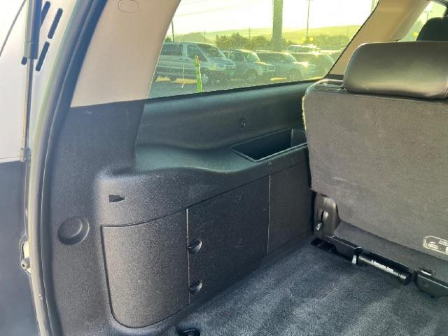 2014 Silver Ice Metallic /Ebony Chevrolet Suburban LT 1500 4WD (1GNSKJE73ER) with an 5.3L V8 OHV 16V FFV engine, 6-Speed Automatic transmission, located at 1865 East Red Hills Pkwy, St. George, 84770, (435) 628-0023, 37.120850, -113.543640 - Photo#29