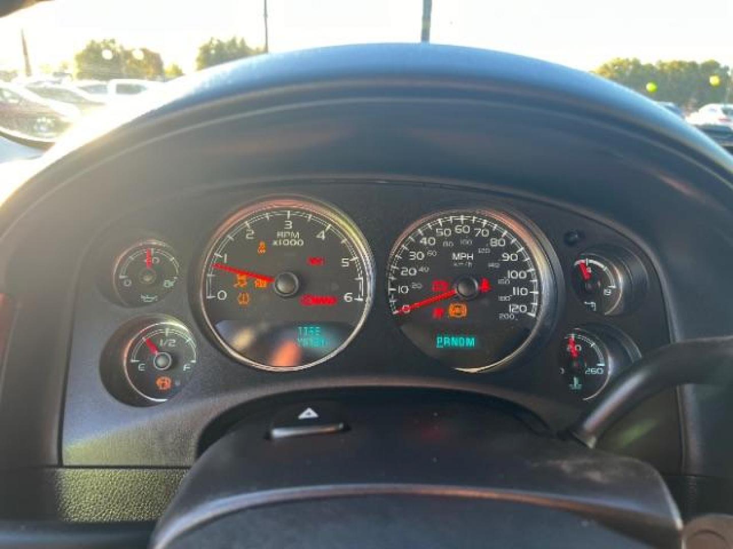 2014 Silver Ice Metallic /Ebony Chevrolet Suburban LT 1500 4WD (1GNSKJE73ER) with an 5.3L V8 OHV 16V FFV engine, 6-Speed Automatic transmission, located at 1865 East Red Hills Pkwy, St. George, 84770, (435) 628-0023, 37.120850, -113.543640 - Photo#14