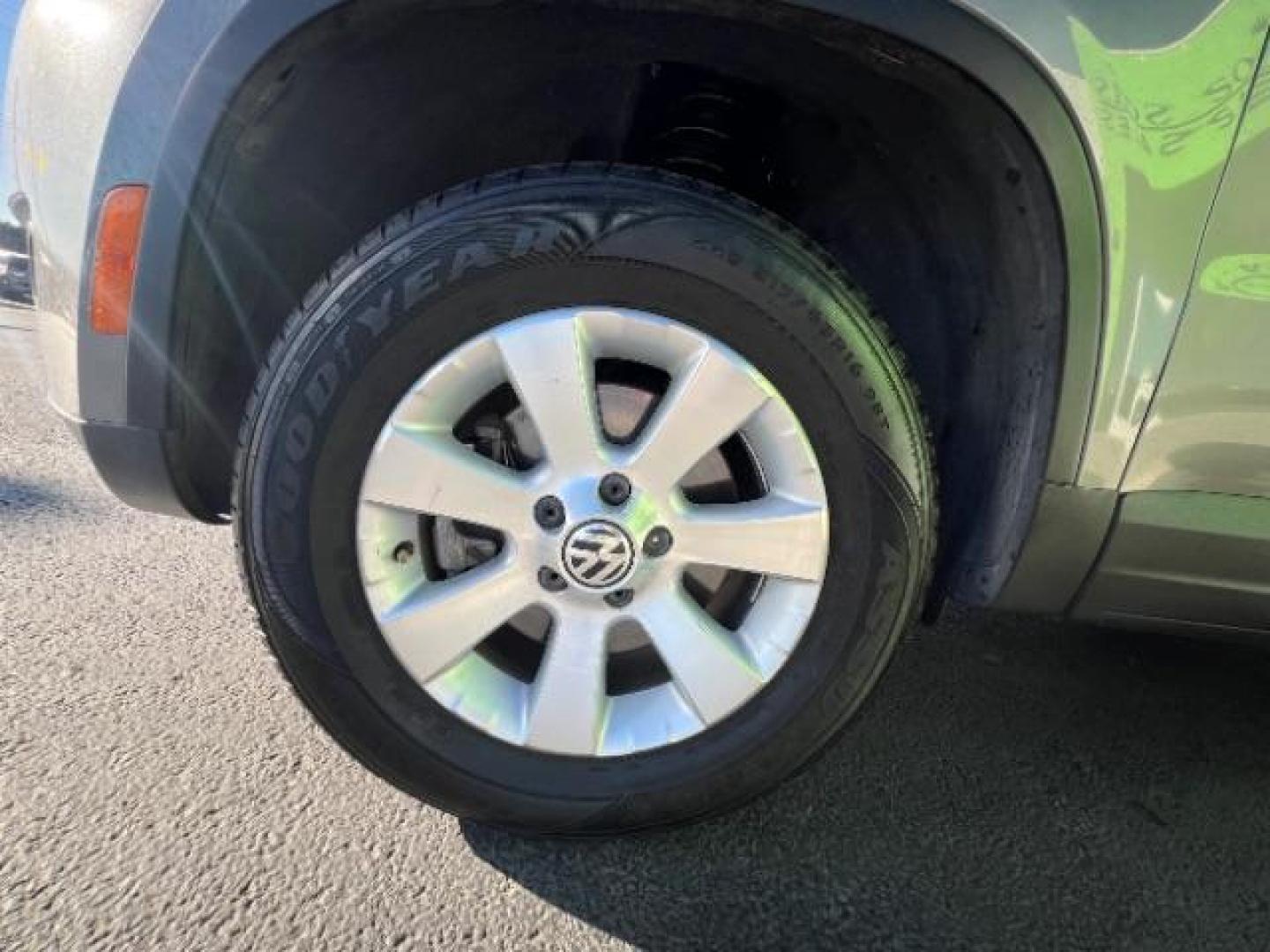 2009 Alpine Gray /Charcoal Cloth Interior Volkswagen Tiguan SE (WVGAV75N39W) with an 2.0L L4 DOHC 16V TUR engine, 6-Speed Automatic transmission, located at 1865 East Red Hills Pkwy, St. George, 84770, (435) 628-0023, 37.120850, -113.543640 - We specialize in helping ALL people get the best financing available. No matter your credit score, good, bad or none we can get you an amazing rate. Had a bankruptcy, divorce, or repossessions? We give you the green light to get your credit back on the road. Low down and affordable payments that fit - Photo#10