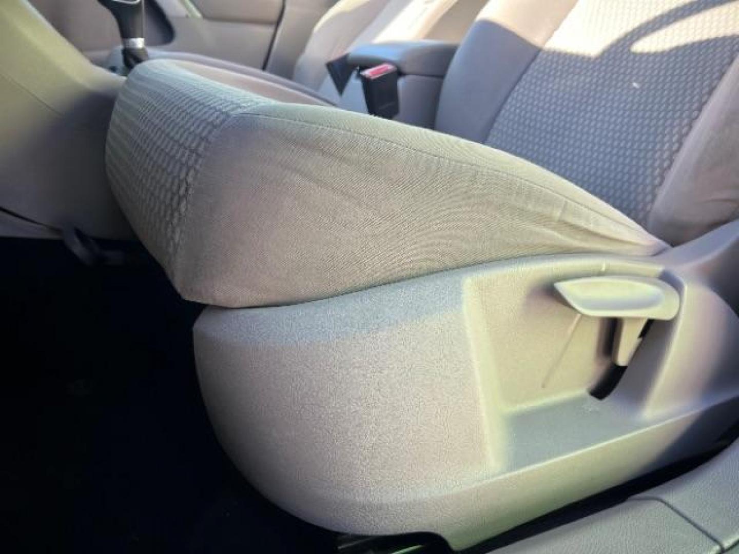 2009 Alpine Gray /Charcoal Cloth Interior Volkswagen Tiguan SE (WVGAV75N39W) with an 2.0L L4 DOHC 16V TUR engine, 6-Speed Automatic transmission, located at 1865 East Red Hills Pkwy, St. George, 84770, (435) 628-0023, 37.120850, -113.543640 - We specialize in helping ALL people get the best financing available. No matter your credit score, good, bad or none we can get you an amazing rate. Had a bankruptcy, divorce, or repossessions? We give you the green light to get your credit back on the road. Low down and affordable payments that fit - Photo#13