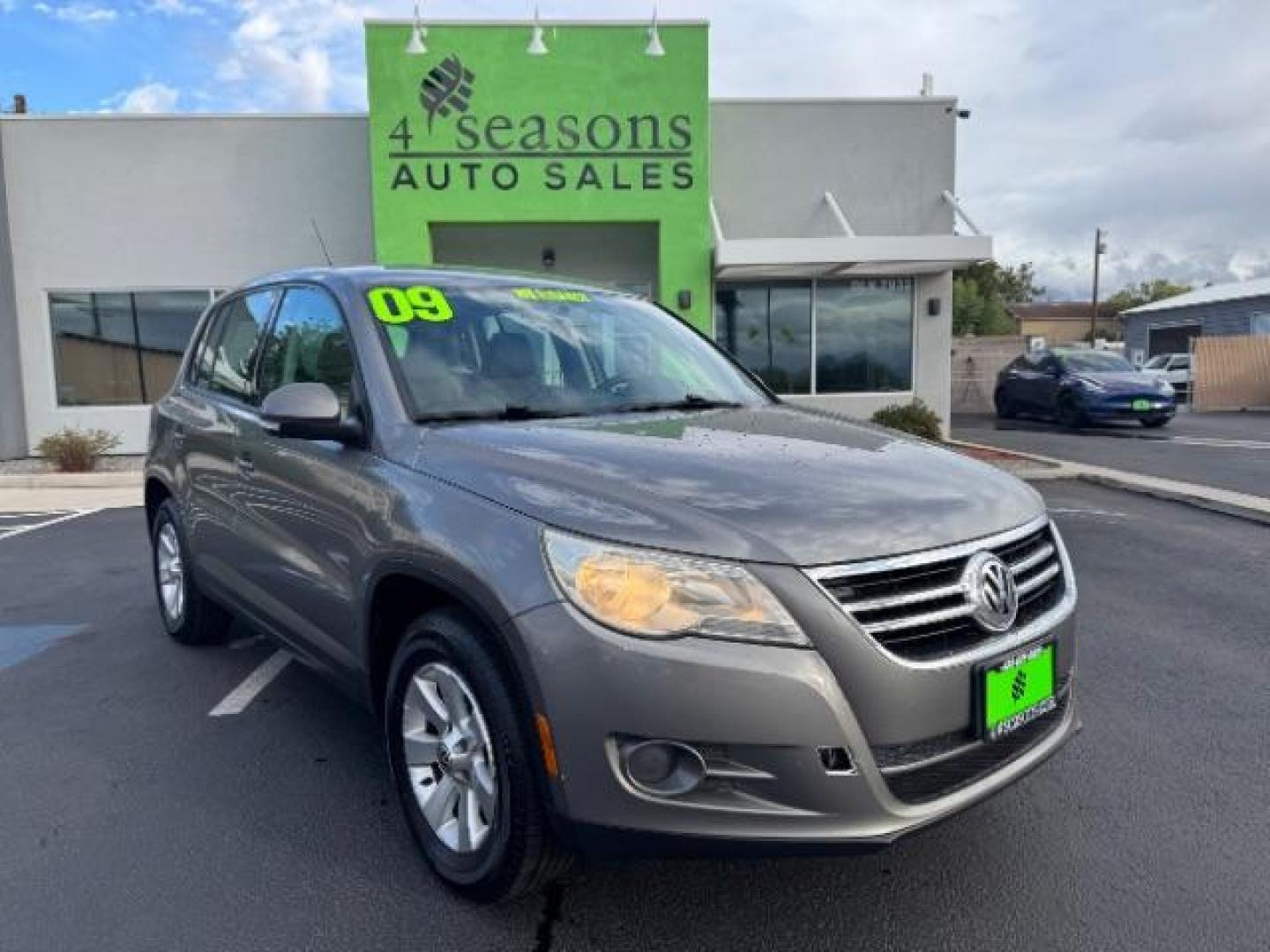 2009 Reflex Silver Metallic /Charcoal Cloth Inter Volkswagen Tiguan SE (WVGAV75N39W) with an 2.0L L4 DOHC 16V TUR engine, 6-Speed Automatic transmission, located at 1865 East Red Hills Pkwy, St. George, 84770, (435) 628-0023, 37.120850, -113.543640 - We specialize in helping ALL people get the best financing available. No matter your credit score, good, bad or none we can get you an amazing rate. Had a bankruptcy, divorce, or repossessions? We give you the green light to get your credit back on the road. Low down and affordable payments that fit - Photo#0