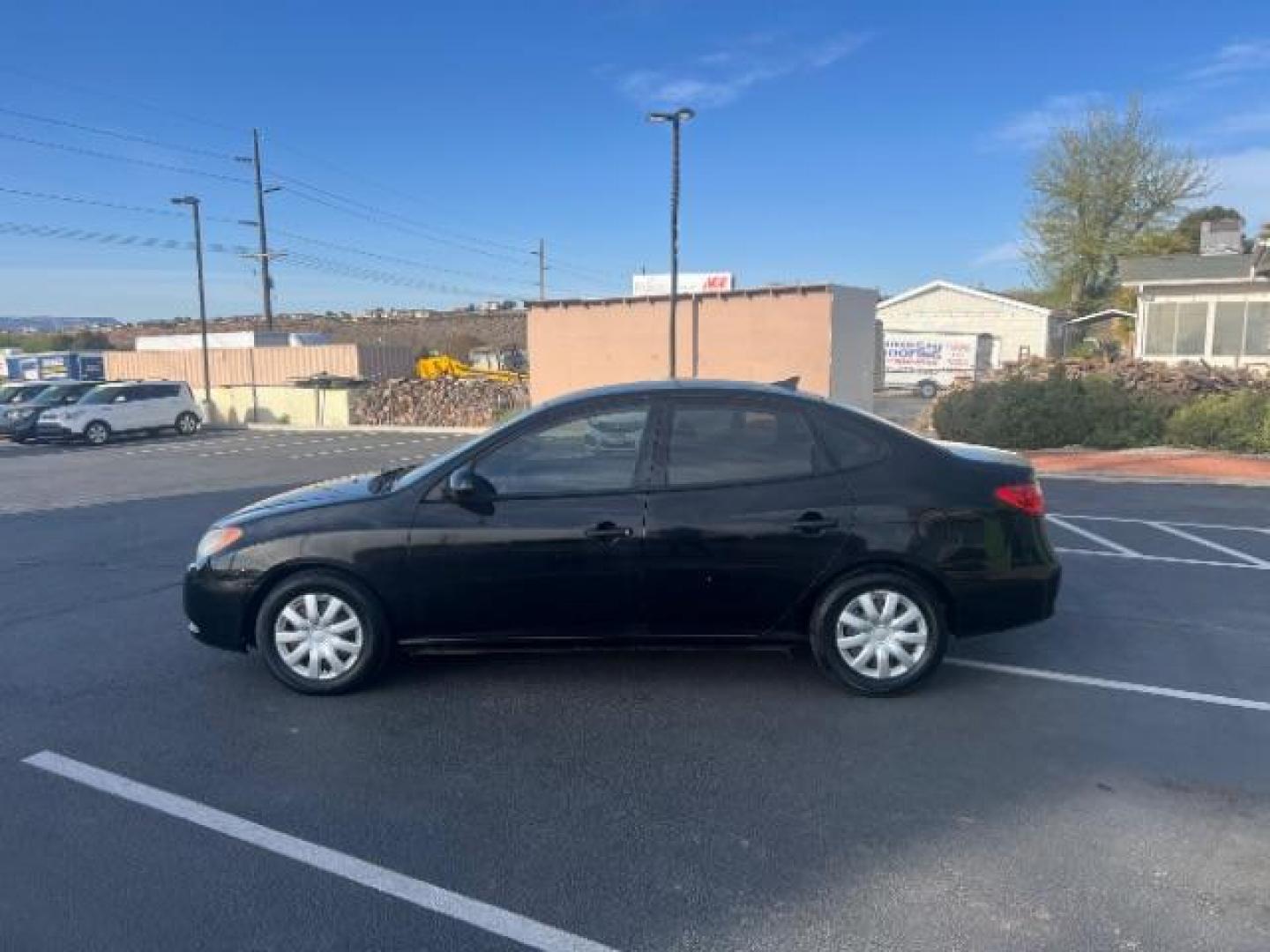 2010 Ebony Black /Gray Cloth Interior Hyundai Elantra SE (KMHDU4AD3AU) with an 2.0L L4 DOHC 16V engine, 4-Speed Automatic transmission, located at 1865 East Red Hills Pkwy, St. George, 84770, (435) 628-0023, 37.120850, -113.543640 - Photo#3