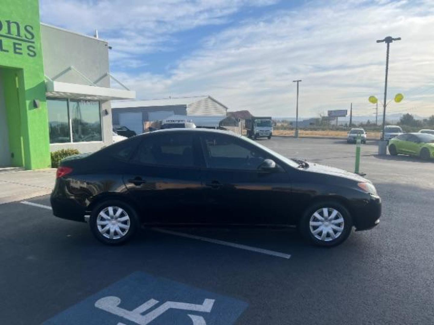 2010 Ebony Black /Gray Cloth Interior Hyundai Elantra SE (KMHDU4AD3AU) with an 2.0L L4 DOHC 16V engine, 4-Speed Automatic transmission, located at 1865 East Red Hills Pkwy, St. George, 84770, (435) 628-0023, 37.120850, -113.543640 - Photo#7