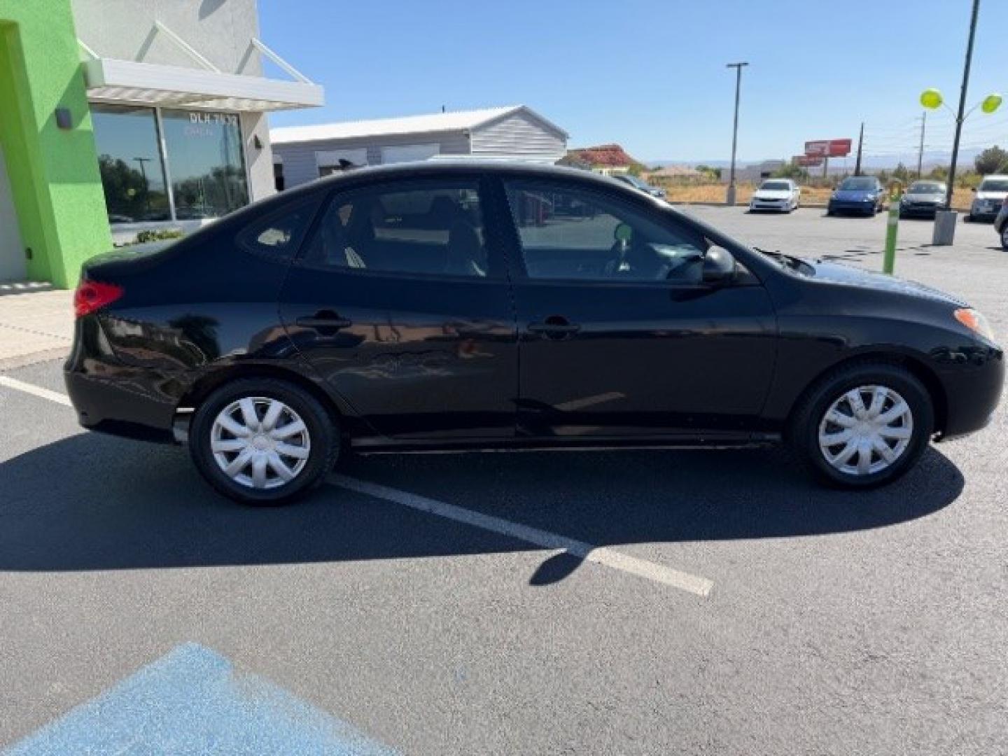 2010 Ebony Black /Gray Cloth Interior Hyundai Elantra SE (KMHDU4AD3AU) with an 2.0L L4 DOHC 16V engine, 4-Speed Automatic transmission, located at 940 North Main Street, Cedar City, UT, 84720, (435) 628-0023, 37.692936, -113.061897- Photo#7