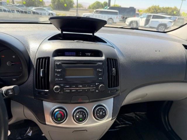 2010 Ebony Black /Gray Cloth Interior Hyundai Elantra SE (KMHDU4AD3AU) with an 2.0L L4 DOHC 16V engine, 4-Speed Automatic transmission, located at 1865 East Red Hills Pkwy, St. George, 84770, (435) 628-0023, 37.120850, -113.543640 - We specialize in helping ALL people get the best financing available. No matter your credit score, good, bad or none we can get you an amazing rate. Had a bankruptcy, divorce, or repossessions? We give you the green light to get your credit back on the road. Low down and affordable payments that fit- Photo#19