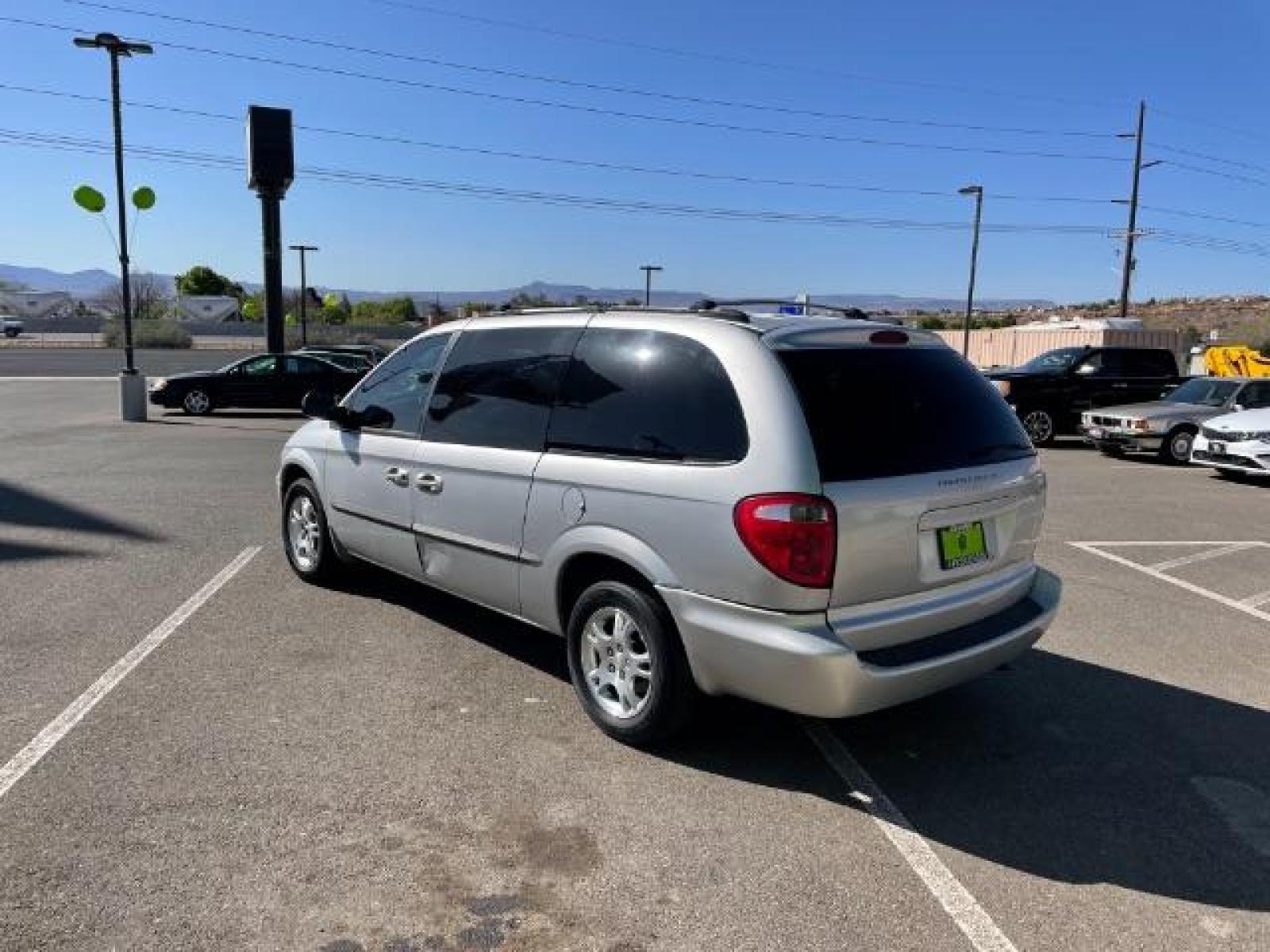 2001 Bright Silver Metallic Clearcoat Dodge Grand Caravan EX (2B4GP74L11R) with an 3.8L V6 OHV 12V engine, 4-Speed Automatic transmission, located at 1865 East Red Hills Pkwy, St. George, 84770, (435) 628-0023, 37.120850, -113.543640 - We specialize in helping ALL people get the best financing available. No matter your credit score, good, bad or none we can get you an amazing rate. Had a bankruptcy, divorce, or repossessions? We give you the green light to get your credit back on the road. Low down and affordable payments that fit - Photo #4