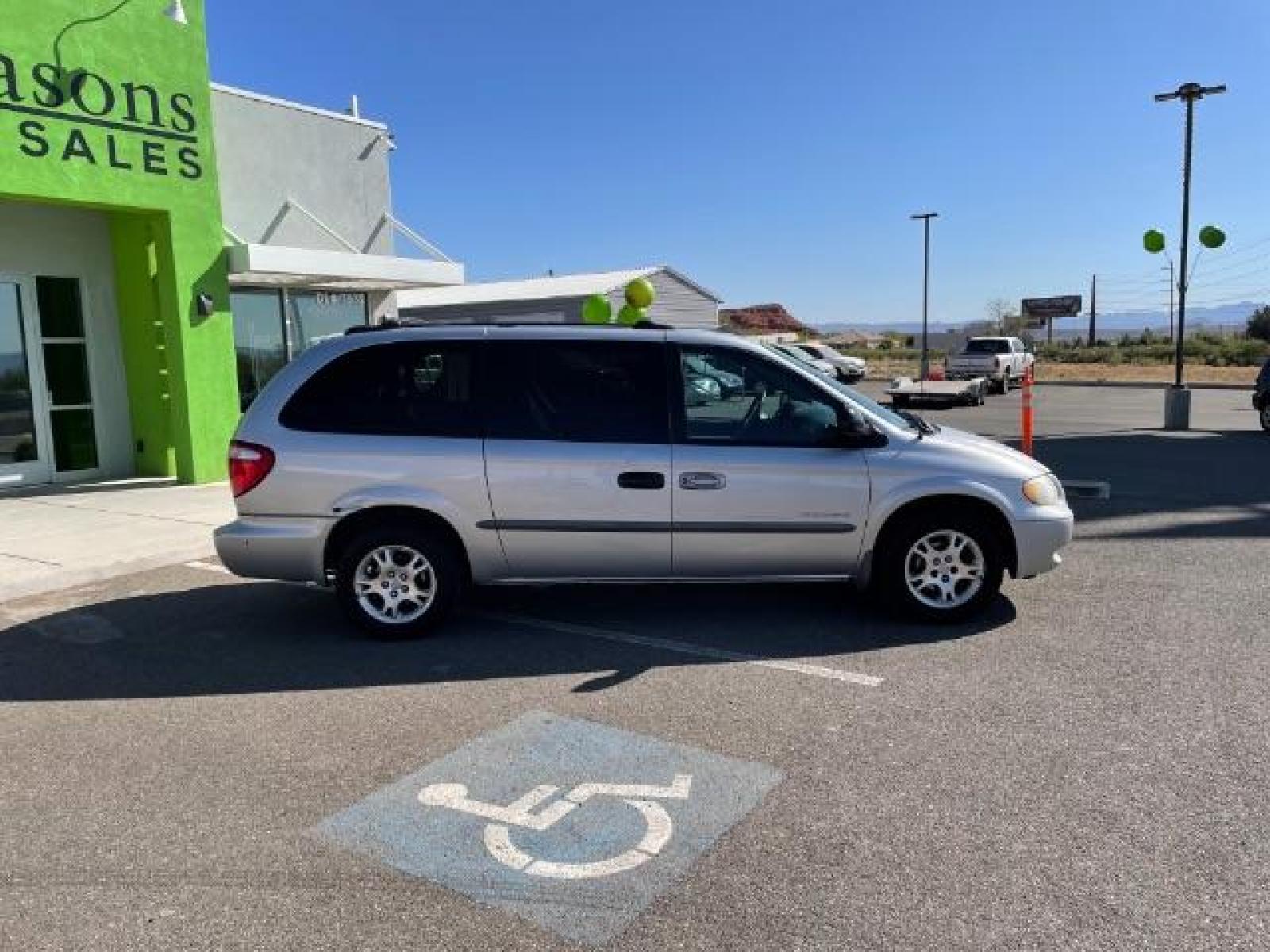 2001 Bright Silver Metallic Clearcoat Dodge Grand Caravan EX (2B4GP74L11R) with an 3.8L V6 OHV 12V engine, 4-Speed Automatic transmission, located at 1865 East Red Hills Pkwy, St. George, 84770, (435) 628-0023, 37.120850, -113.543640 - We specialize in helping ALL people get the best financing available. No matter your credit score, good, bad or none we can get you an amazing rate. Had a bankruptcy, divorce, or repossessions? We give you the green light to get your credit back on the road. Low down and affordable payments that fit - Photo #7