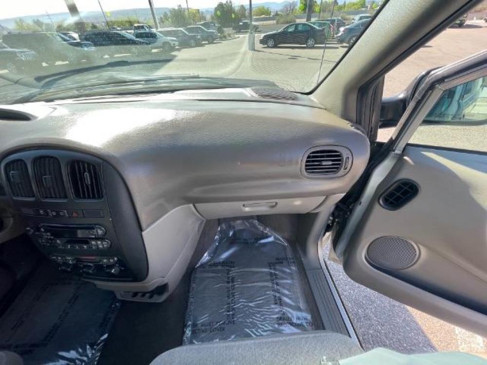 2001 Bright Silver Metallic Clearcoat Dodge Grand Caravan EX (2B4GP74L11R) with an 3.8L V6 OHV 12V engine, 4-Speed Automatic transmission, located at 1865 East Red Hills Pkwy, St. George, 84770, (435) 628-0023, 37.120850, -113.543640 - Photo #19