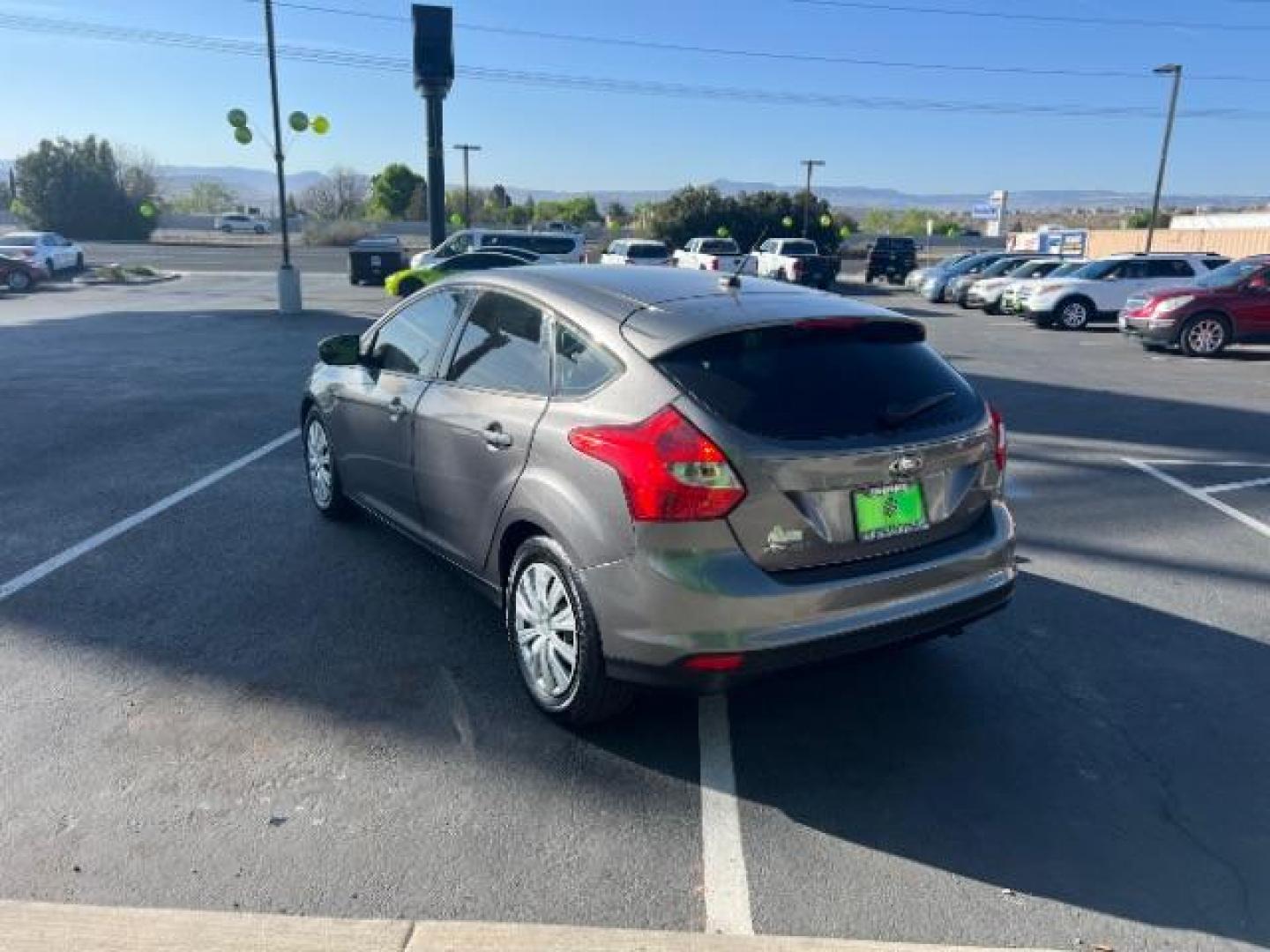 2012 Sterling Grey Metall /Charcoal Black/Metal Ford Focus SE (1FAHP3K24CL) with an 2.0L L4 DOHC 16V engine, 6-Speed Automatic transmission, located at 940 North Main Street, Cedar City, UT, 84720, (435) 628-0023, 37.692936, -113.061897 - We specialize in helping ALL people get the best financing available. No matter your credit score, good, bad or none we can get you an amazing rate. Had a bankruptcy, divorce, or repossessions? We give you the green light to get your credit back on the road. Low down and affordable payments that fit - Photo#4