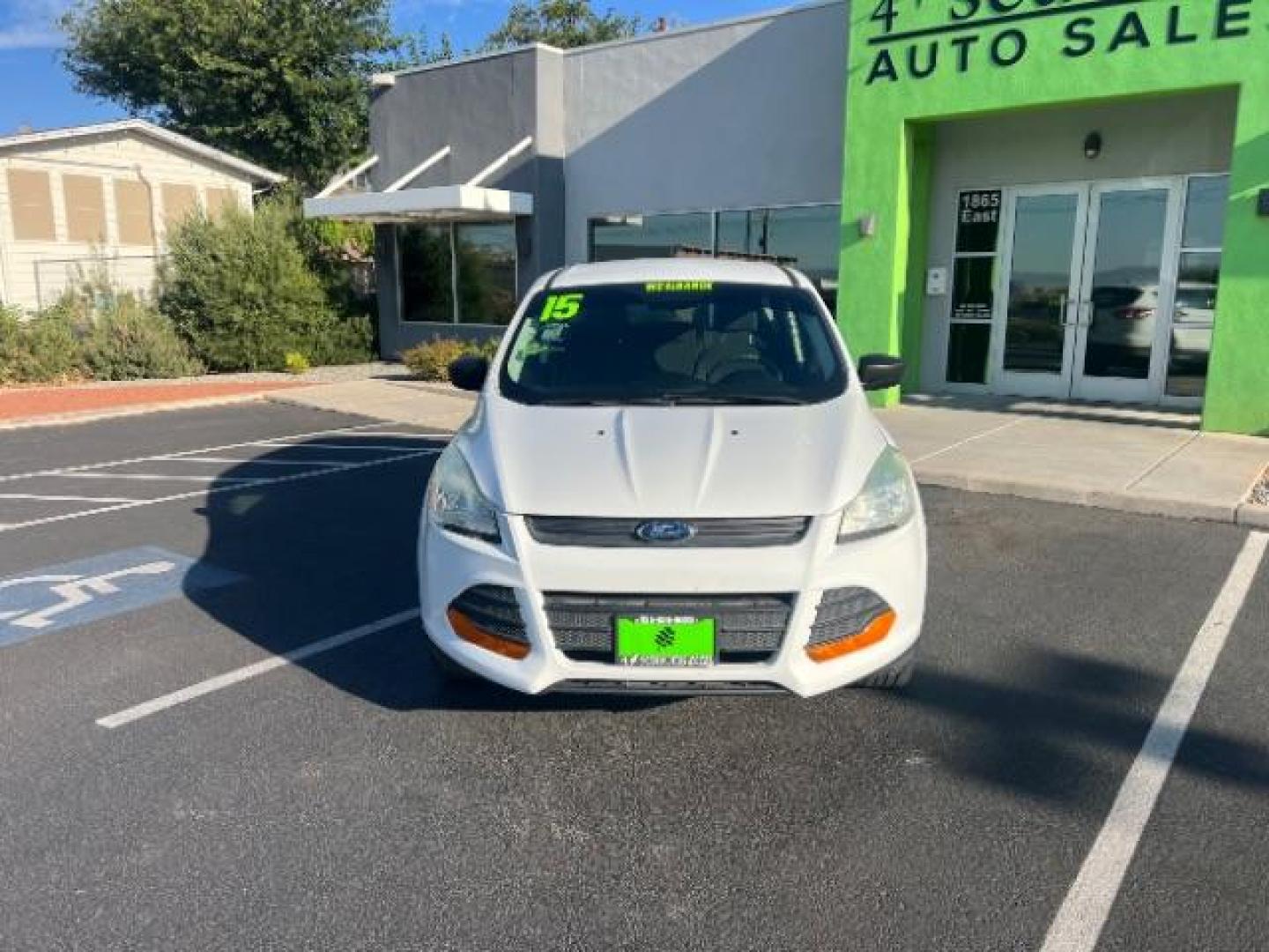 2015 Oxford White /Charcoal Black Ford Escape S FWD (1FMCU0F75FU) with an 2.5L L4 DOHC 16V engine, 6-Speed Automatic transmission, located at 1865 East Red Hills Pkwy, St. George, 84770, (435) 628-0023, 37.120850, -113.543640 - We specialize in helping ALL people get the best financing available. No matter your credit score, good, bad or none we can get you an amazing rate. Had a bankruptcy, divorce, or repossessions? We give you the green light to get your credit back on the road. Low down and affordable payments that fit - Photo#1