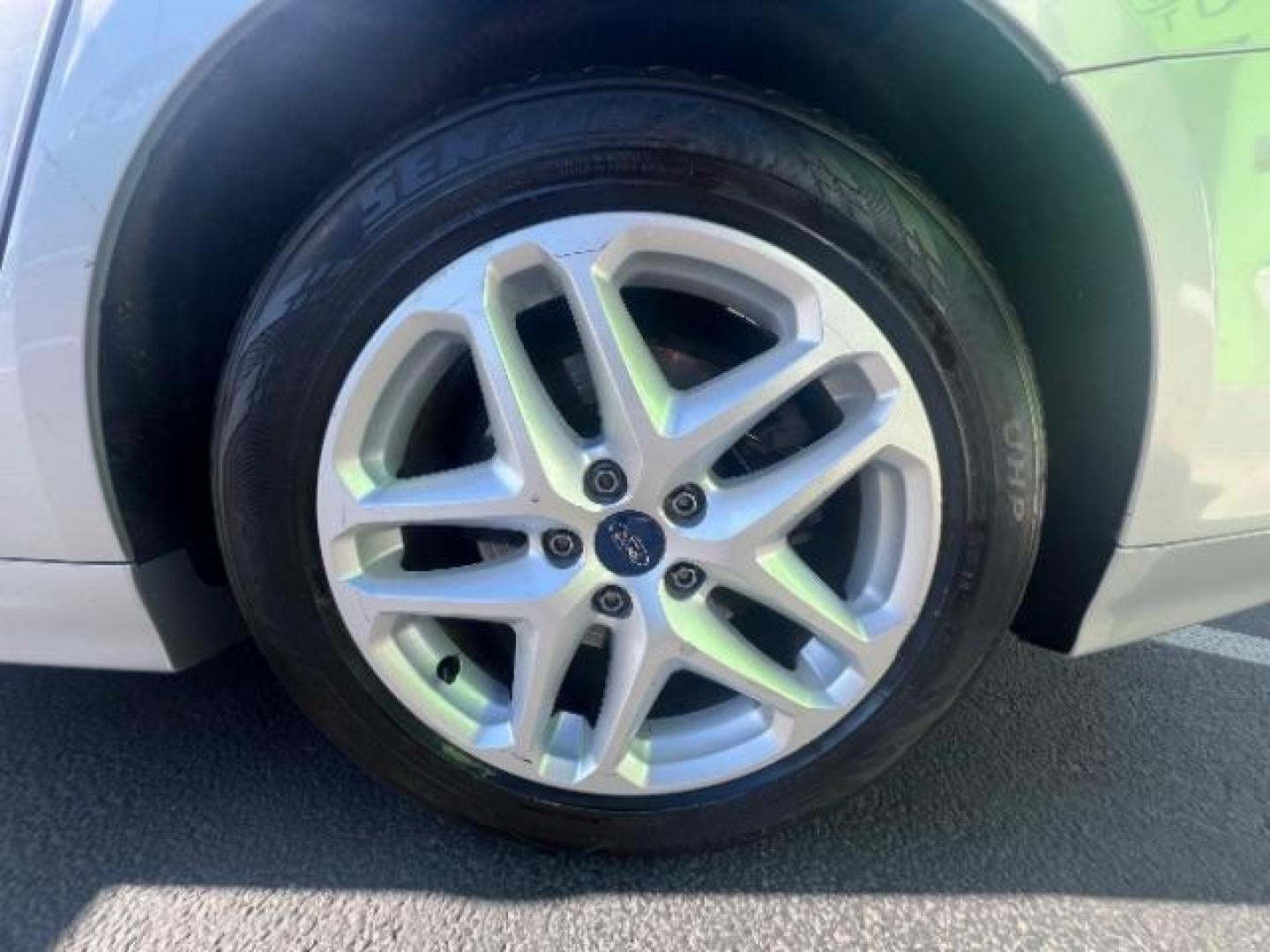 2016 Silver /Charcoal Black, clot Ford Fusion SE (3FA6P0HD0GR) with an 1.5L L4 DOHC 16V engine, 6-Speed Automatic transmission, located at 940 North Main Street, Cedar City, UT, 84720, (435) 628-0023, 37.692936, -113.061897 - We specialize in helping ALL people get the best financing available. No matter your credit score, good, bad or none we can get you an amazing rate. Had a bankruptcy, divorce, or repossessions? We give you the green light to get your credit back on the road. Low down and affordable payments that fit - Photo#11