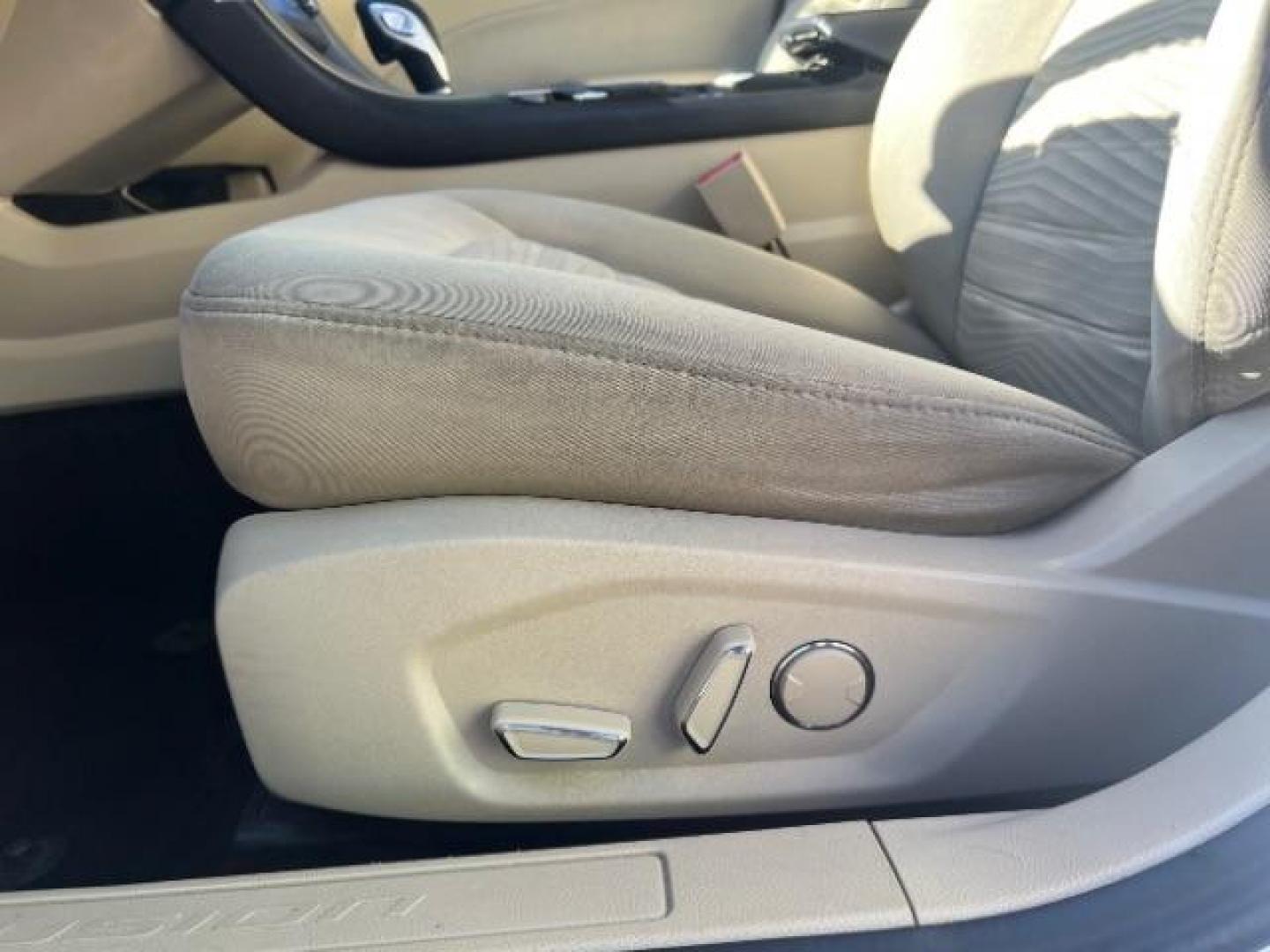 2016 Silver /Charcoal Black, clot Ford Fusion SE (3FA6P0HD0GR) with an 1.5L L4 DOHC 16V engine, 6-Speed Automatic transmission, located at 940 North Main Street, Cedar City, UT, 84720, (435) 628-0023, 37.692936, -113.061897 - We specialize in helping ALL people get the best financing available. No matter your credit score, good, bad or none we can get you an amazing rate. Had a bankruptcy, divorce, or repossessions? We give you the green light to get your credit back on the road. Low down and affordable payments that fit - Photo#13