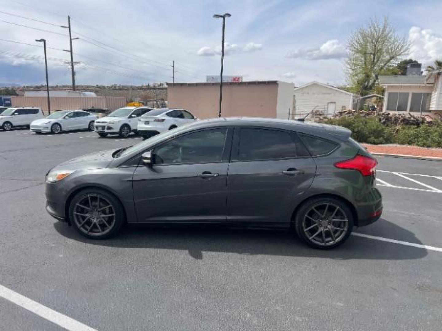2016 Magnetic Metallic /Charcoal Black Insert w/Warm Steel Surround, cloth Ford Focus SE Hatch (1FADP3K28GL) with an 2.0L L4 DOHC 16V engine, 6-Speed Automatic transmission, located at 1865 East Red Hills Pkwy, St. George, 84770, (435) 628-0023, 37.120850, -113.543640 - We specialize in helping ALL people get the best financing available. No matter your credit score, good, bad or none we can get you an amazing rate. Had a bankruptcy, divorce, or repossessions? We give you the green light to get your credit back on the road. Low down and affordable payments that fit - Photo#3