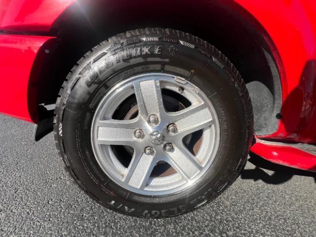 2004 Flame Red /Dark Khaki/Light Graystone Leather Interior Dodge Durango Limited 2WD (1D8HD58D14F) with an 5.7L V8 OHV 16V engine, 5-Speed Automatic transmission, located at 1865 East Red Hills Pkwy, St. George, 84770, (435) 628-0023, 37.120850, -113.543640 - We specialize in helping ALL people get the best financing available. No matter your credit score, good, bad or none we can get you an amazing rate. Had a bankruptcy, divorce, or repossessions? We give you the green light to get your credit back on the road. Low down and affordable payments that fit - Photo#11