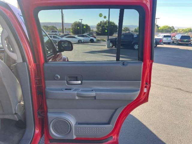 2004 Flame Red /Dark Khaki/Light Graystone Leather Interior Dodge Durango Limited 2WD (1D8HD58D14F) with an 5.7L V8 OHV 16V engine, 5-Speed Automatic transmission, located at 1865 East Red Hills Pkwy, St. George, 84770, (435) 628-0023, 37.120850, -113.543640 - We specialize in helping ALL people get the best financing available. No matter your credit score, good, bad or none we can get you an amazing rate. Had a bankruptcy, divorce, or repossessions? We give you the green light to get your credit back on the road. Low down and affordable payments that fit - Photo#26
