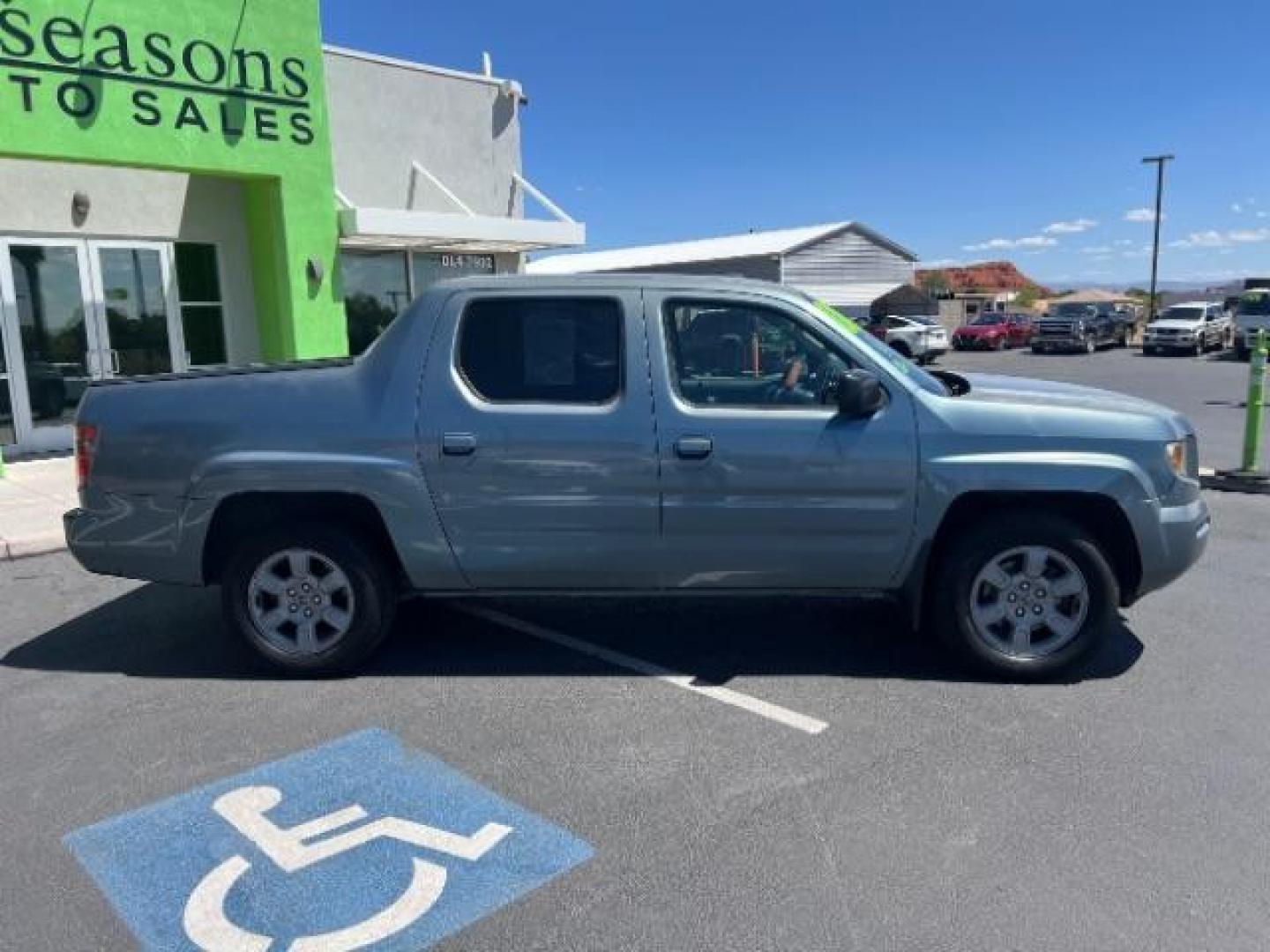 2008 Steel Blue Metallic /Gray Cloth Interior Honda Ridgeline RTX (2HJYK16368H) with an 3.5L V6 SOHC 24V engine, 5-Speed Automatic transmission, located at 940 North Main Street, Cedar City, UT, 84720, (435) 628-0023, 37.692936, -113.061897 - We specialize in helping ALL people get the best financing available. No matter your credit score, good, bad or none we can get you an amazing rate. Had a bankruptcy, divorce, or repossessions? We give you the green light to get your credit back on the road. Low down and affordable payments that fit - Photo#7