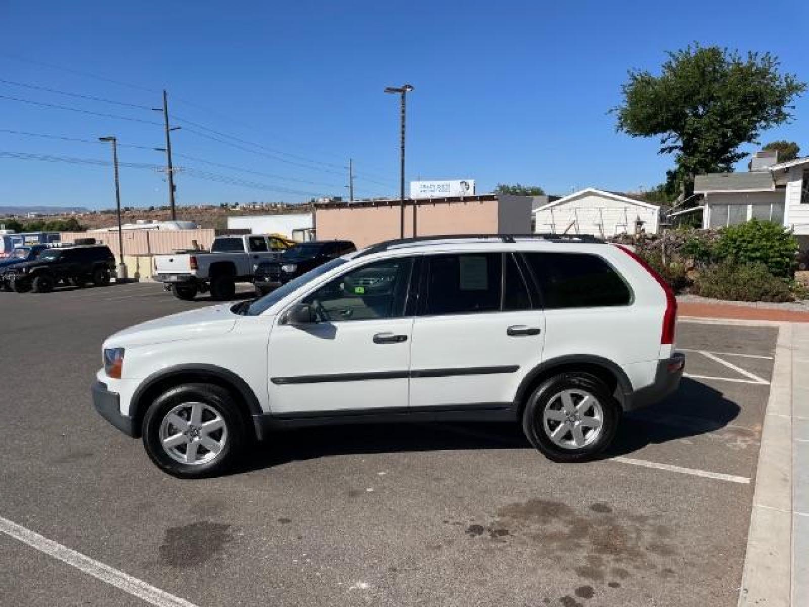 2006 Ice White /Graphite Cloth/Vinyl Volvo XC90 2.5T (YV4CN592961) with an 2.5L L5 DOHC 20V TUR engine, 5-Speed Automatic transmission, located at 1865 East Red Hills Pkwy, St. George, 84770, (435) 628-0023, 37.120850, -113.543640 - We specialize in helping ALL people get the best financing available. No matter your credit score, good, bad or none we can get you an amazing rate. Had a bankruptcy, divorce, or repossessions? We give you the green light to get your credit back on the road. Low down and affordable payments that fit - Photo #8