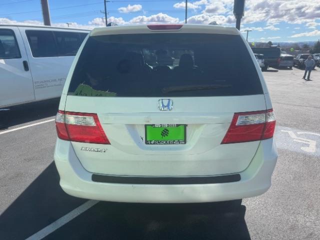 2007 Taffeta White /Ivory Leather Interior Honda Odyssey EX-L w/ DVD (5FNRL38717B) with an 3.5L V6 SOHC 24V engine, 5-Speed Automatic transmission, located at 1865 East Red Hills Pkwy, St. George, 84770, (435) 628-0023, 37.120850, -113.543640 - Photo#6