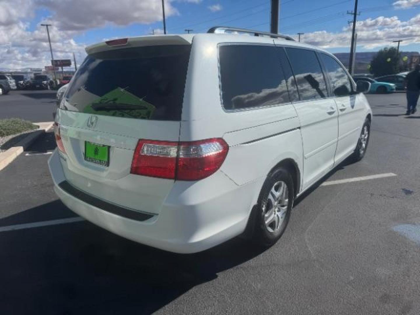 2007 Taffeta White /Ivory Leather Interior Honda Odyssey EX-L w/ DVD (5FNRL38717B) with an 3.5L V6 SOHC 24V engine, 5-Speed Automatic transmission, located at 1865 East Red Hills Pkwy, St. George, 84770, (435) 628-0023, 37.120850, -113.543640 - Photo#7