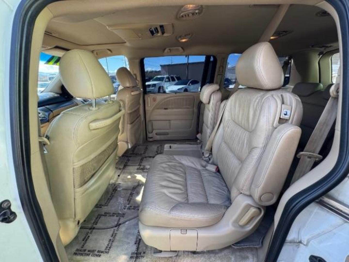 2007 Taffeta White /Ivory Leather Interior Honda Odyssey EX-L w/ DVD (5FNRL38717B) with an 3.5L V6 SOHC 24V engine, 5-Speed Automatic transmission, located at 1865 East Red Hills Pkwy, St. George, 84770, (435) 628-0023, 37.120850, -113.543640 - Photo#18