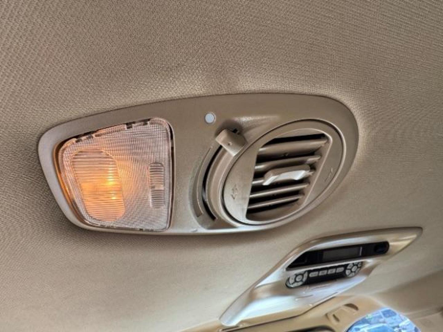 2007 Taffeta White /Ivory Leather Interior Honda Odyssey EX-L w/ DVD (5FNRL38717B) with an 3.5L V6 SOHC 24V engine, 5-Speed Automatic transmission, located at 1865 East Red Hills Pkwy, St. George, 84770, (435) 628-0023, 37.120850, -113.543640 - Photo#24