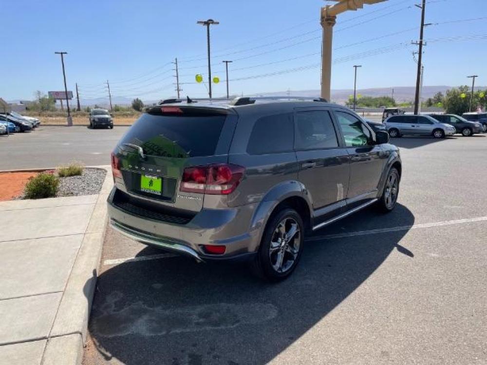 2015 Granite Crystal Met CC /Black Dodge Journey Crossroad FWD (3C4PDCGB7FT) with an 2.4L L4 DOHC 16V engine, 4-Speed Automatic transmission, located at 1865 East Red Hills Pkwy, St. George, 84770, (435) 628-0023, 37.120850, -113.543640 - Photo #6