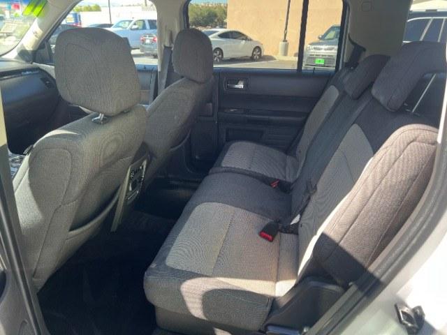 2011 Ingot Silver Metallic /Medium Light Stone Cloth Interior Ford Flex SE FWD (2FMGK5BC4BB) with an 3.5L V6 DOHC 24V engine, 6-Speed Automatic Overdrive transmission, located at 1865 East Red Hills Pkwy, St. George, 84770, (435) 628-0023, 37.120850, -113.543640- Photo#21