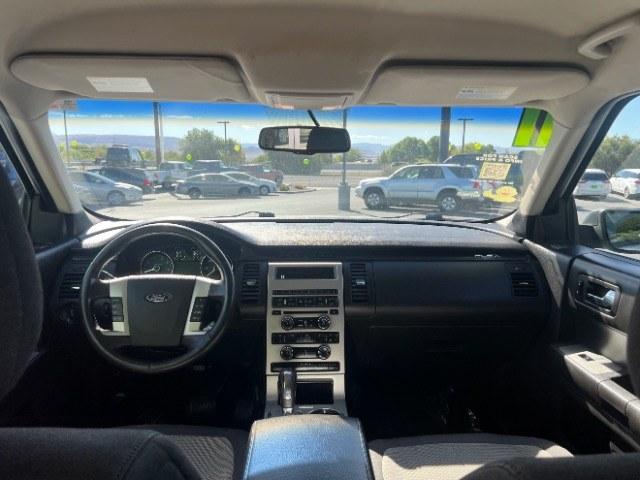 2011 Ingot Silver Metallic /Medium Light Stone Cloth Interior Ford Flex SE FWD (2FMGK5BC4BB) with an 3.5L V6 DOHC 24V engine, 6-Speed Automatic Overdrive transmission, located at 1865 East Red Hills Pkwy, St. George, 84770, (435) 628-0023, 37.120850, -113.543640- Photo#22