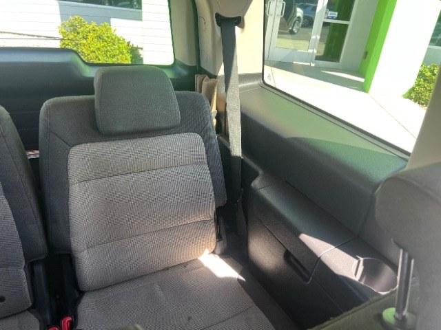 2011 Ingot Silver Metallic /Medium Light Stone Cloth Interior Ford Flex SE FWD (2FMGK5BC4BB) with an 3.5L V6 DOHC 24V engine, 6-Speed Automatic Overdrive transmission, located at 1865 East Red Hills Pkwy, St. George, 84770, (435) 628-0023, 37.120850, -113.543640- Photo#25